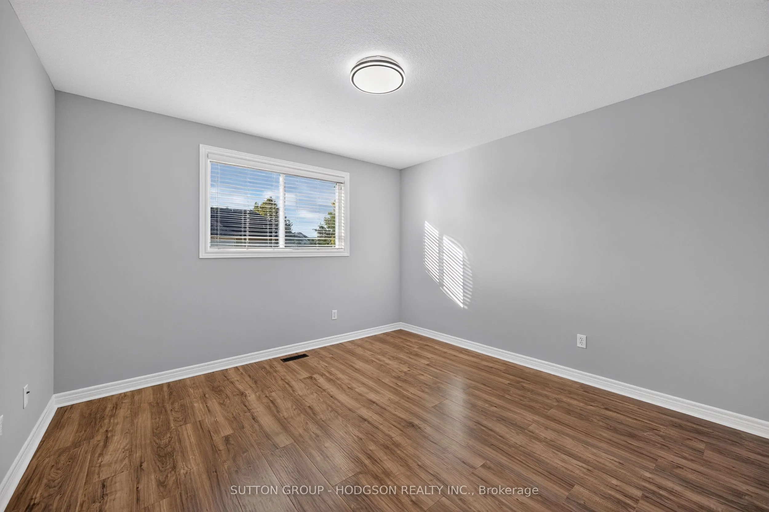 737 North Leaksdale Circle