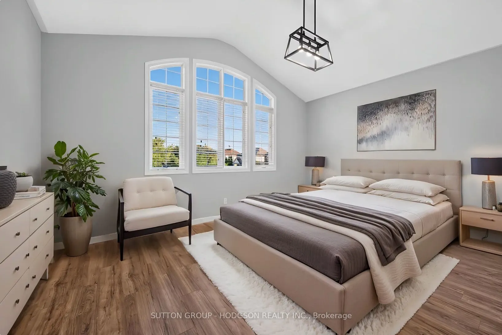 737 North Leaksdale Circle