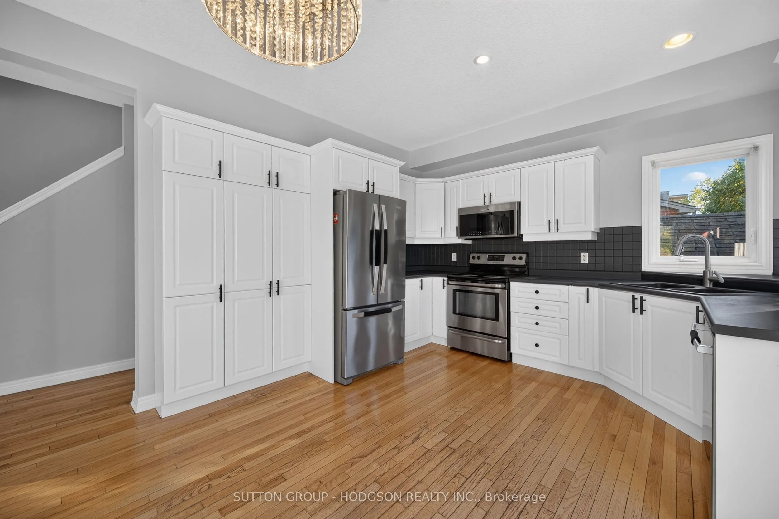737 North Leaksdale Circle