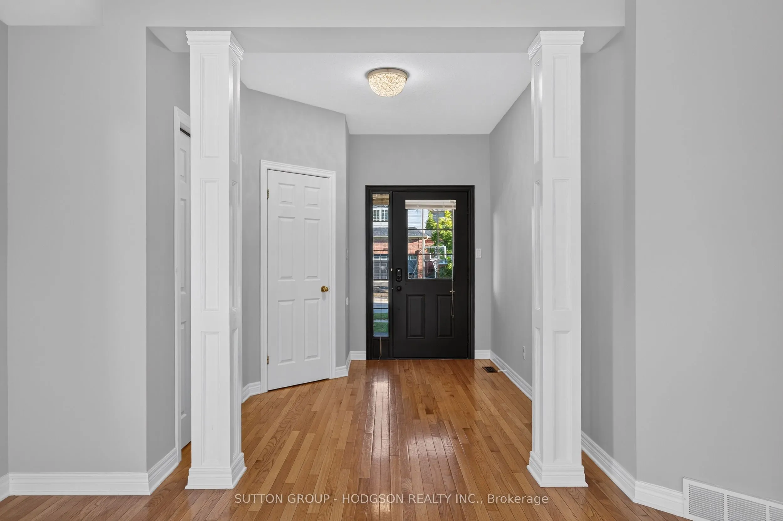 737 North Leaksdale Circle
