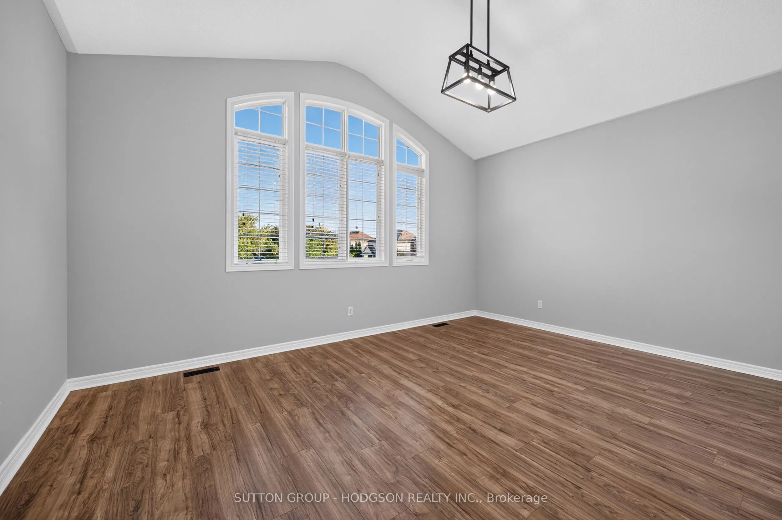 737 North Leaksdale Circle