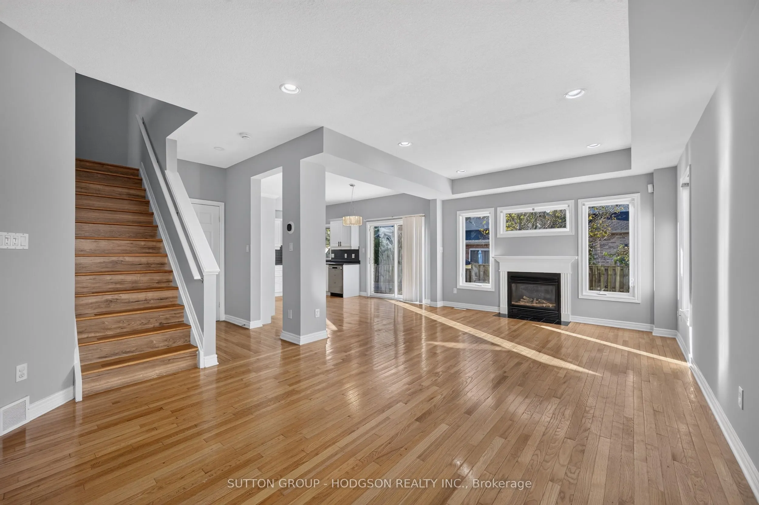 737 North Leaksdale Circle