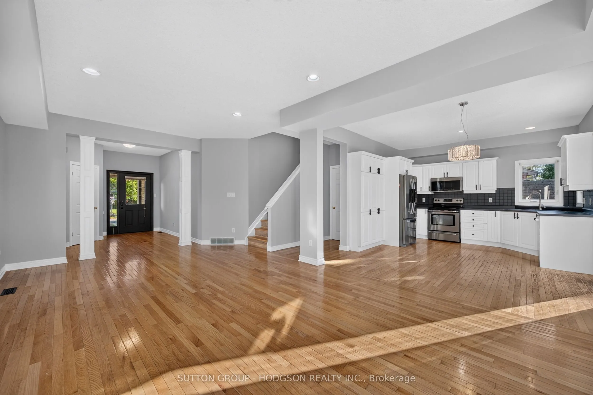 737 North Leaksdale Circle
