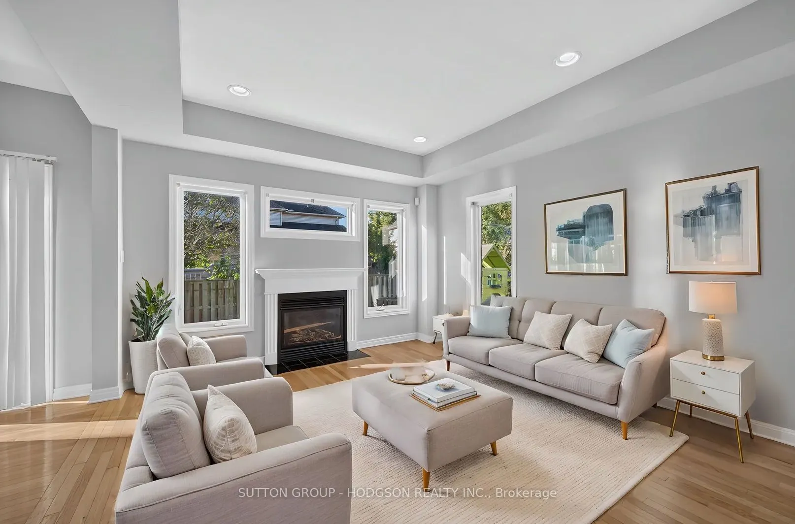 737 North Leaksdale Circle
