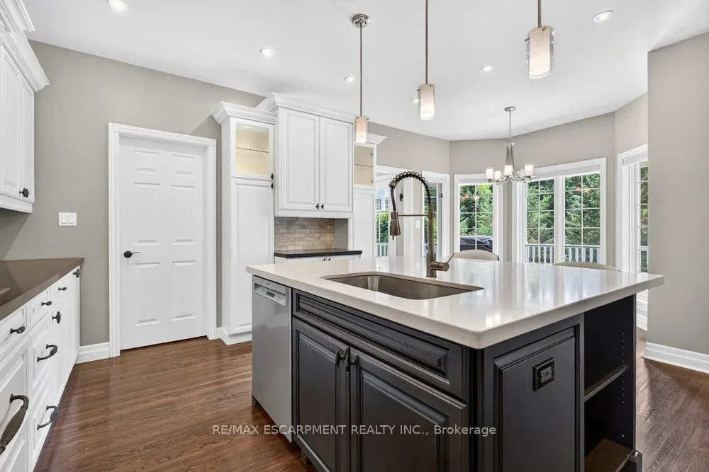 110 Concession 11 Road E