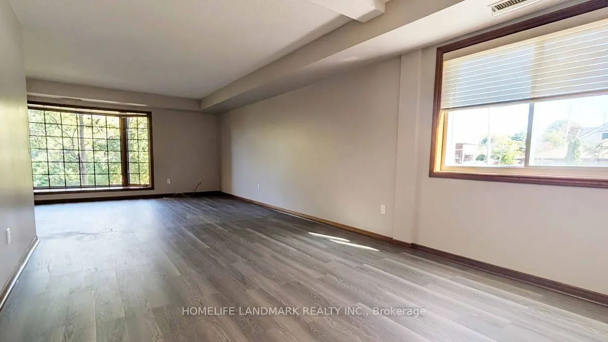 4 Albert Street #106