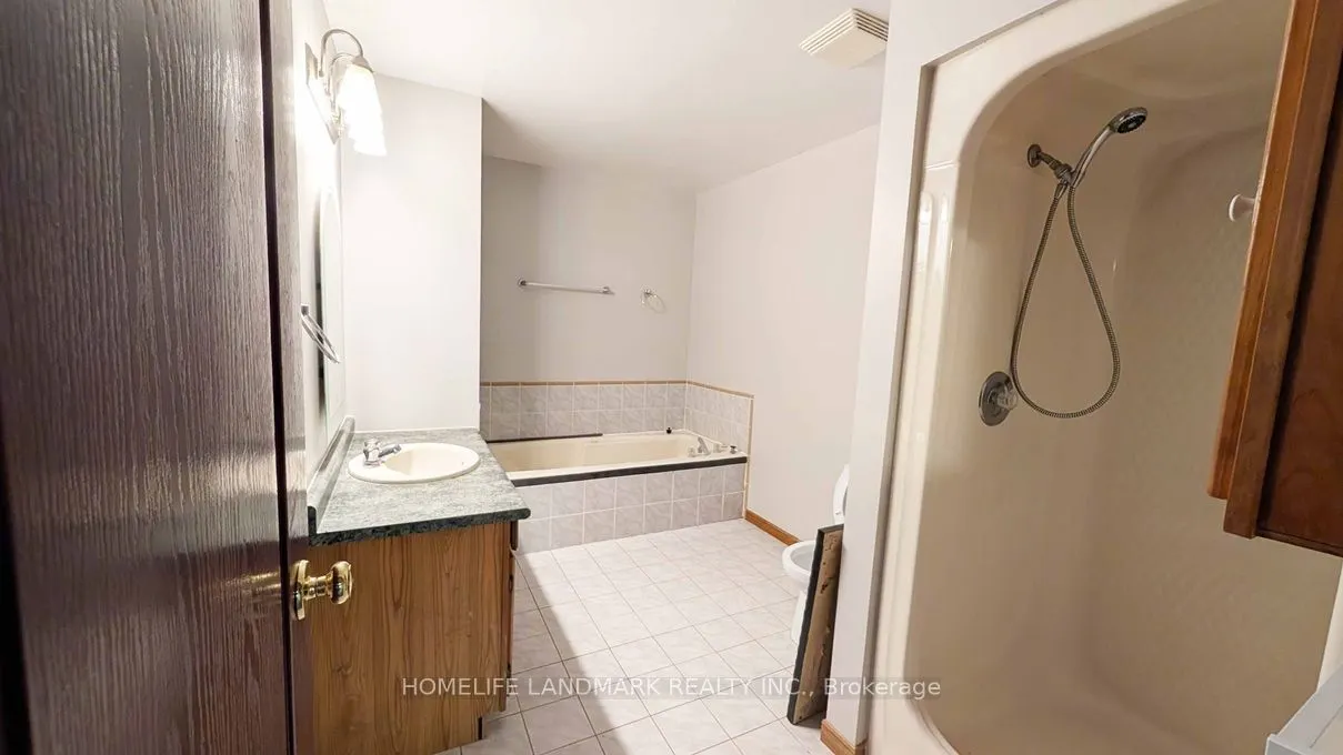 4 Albert Street #106