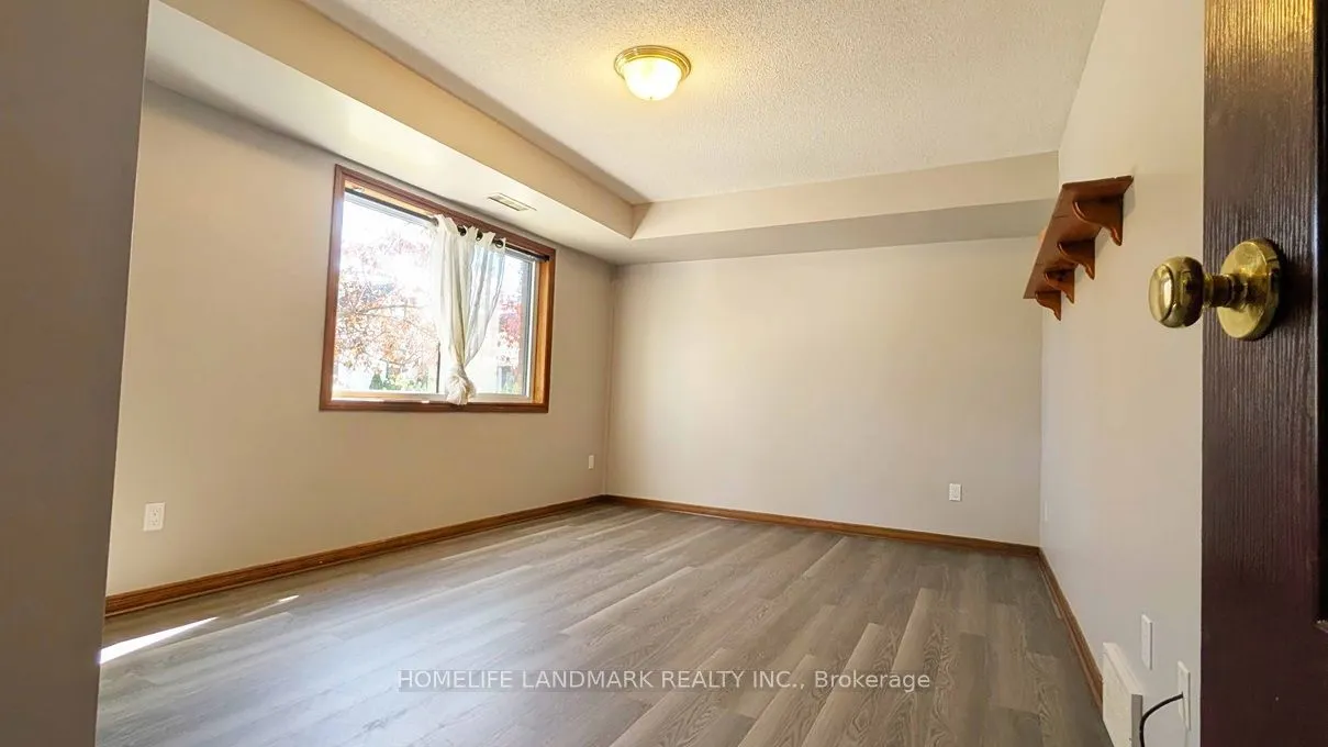 4 Albert Street #106