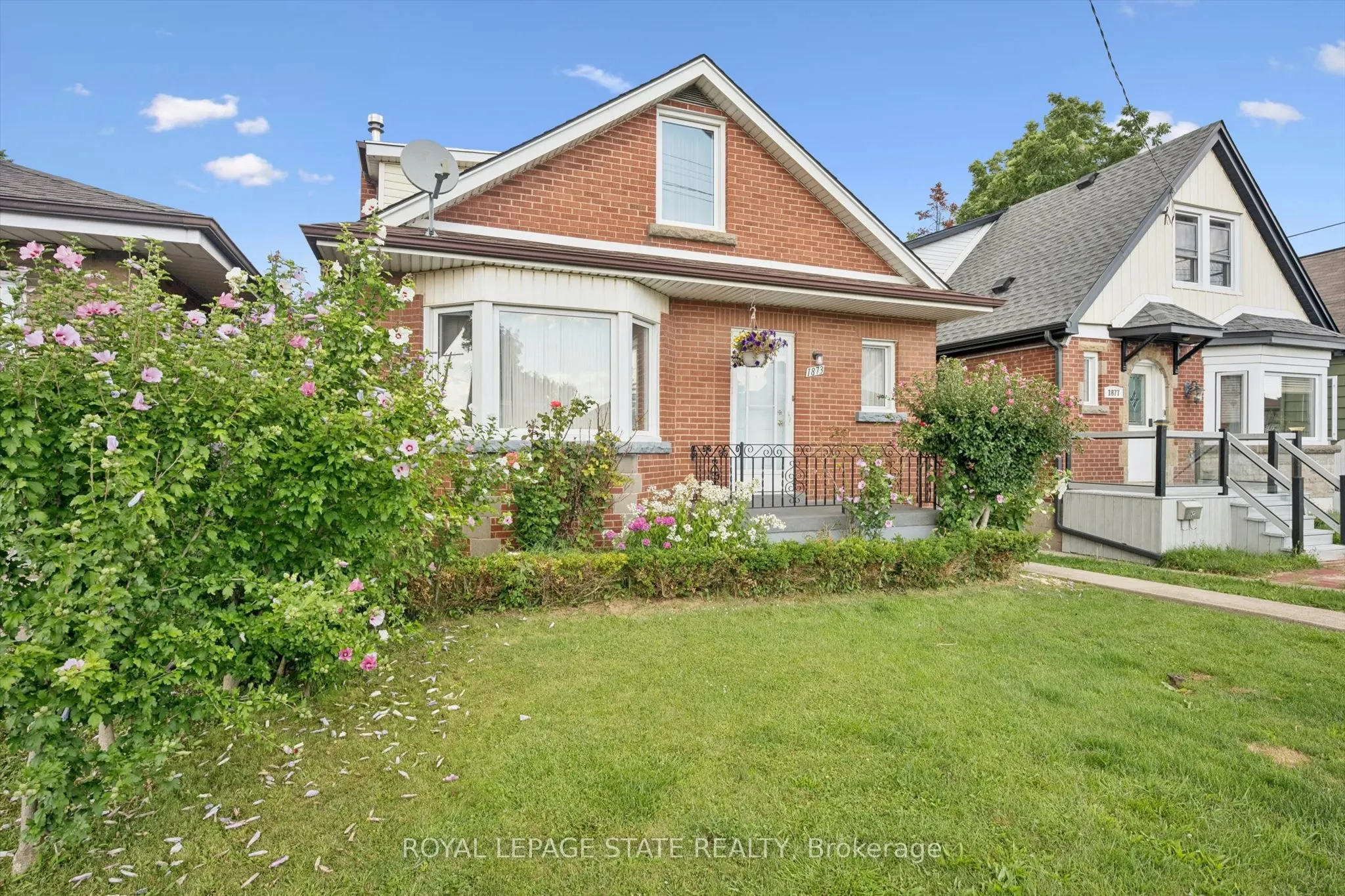 1873 Main Street E