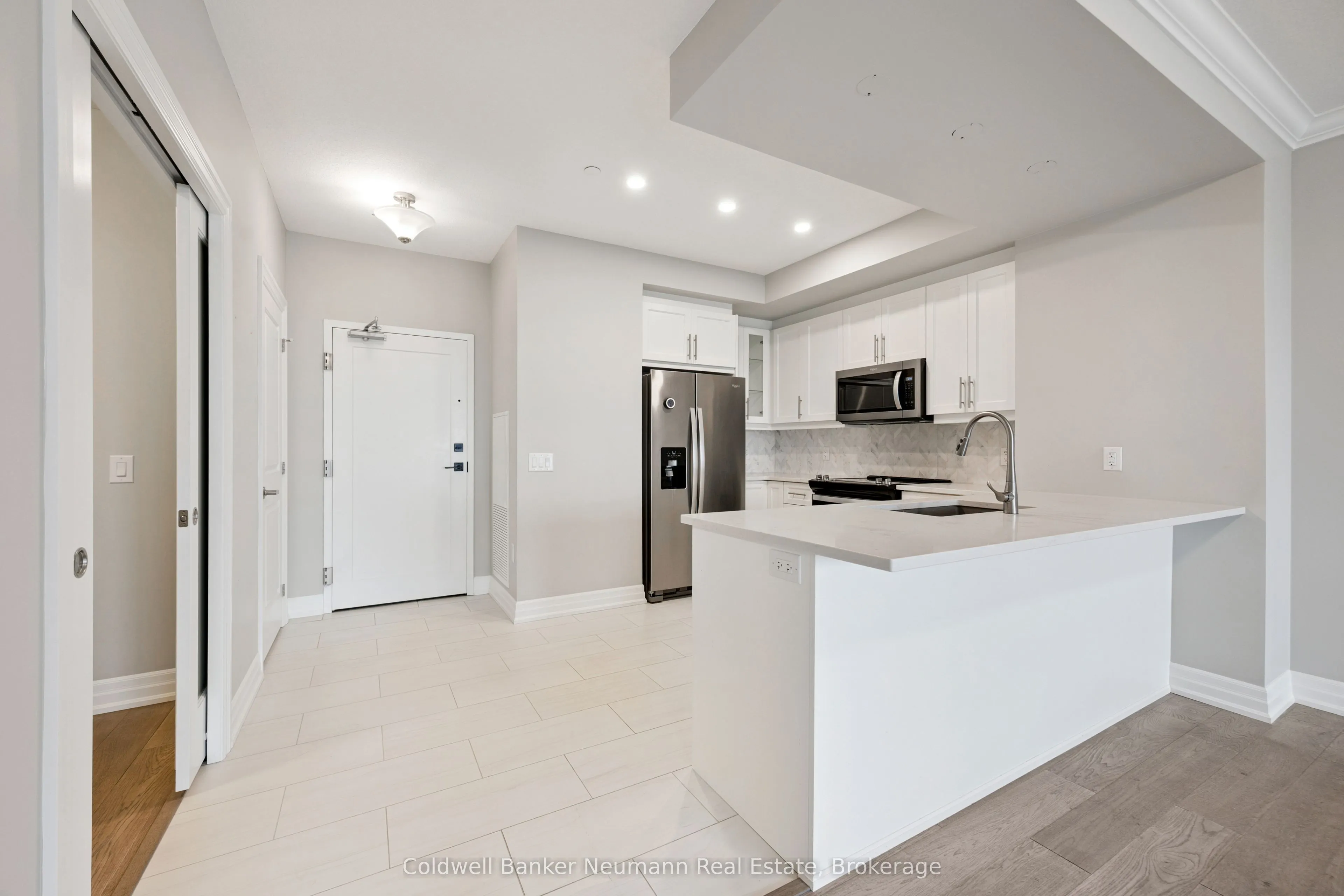 1880 Gordon Street #908