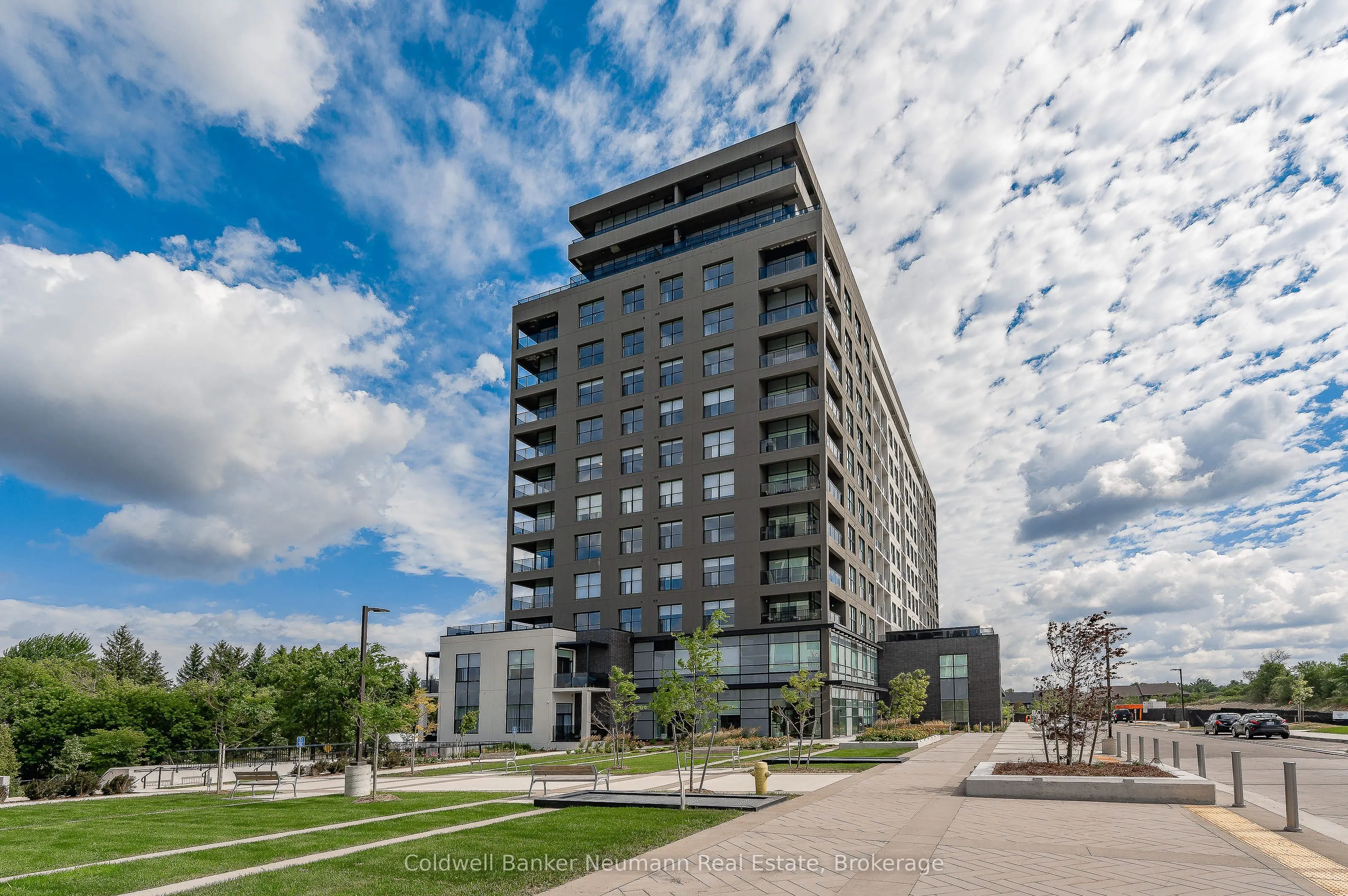 1880 Gordon Street #908