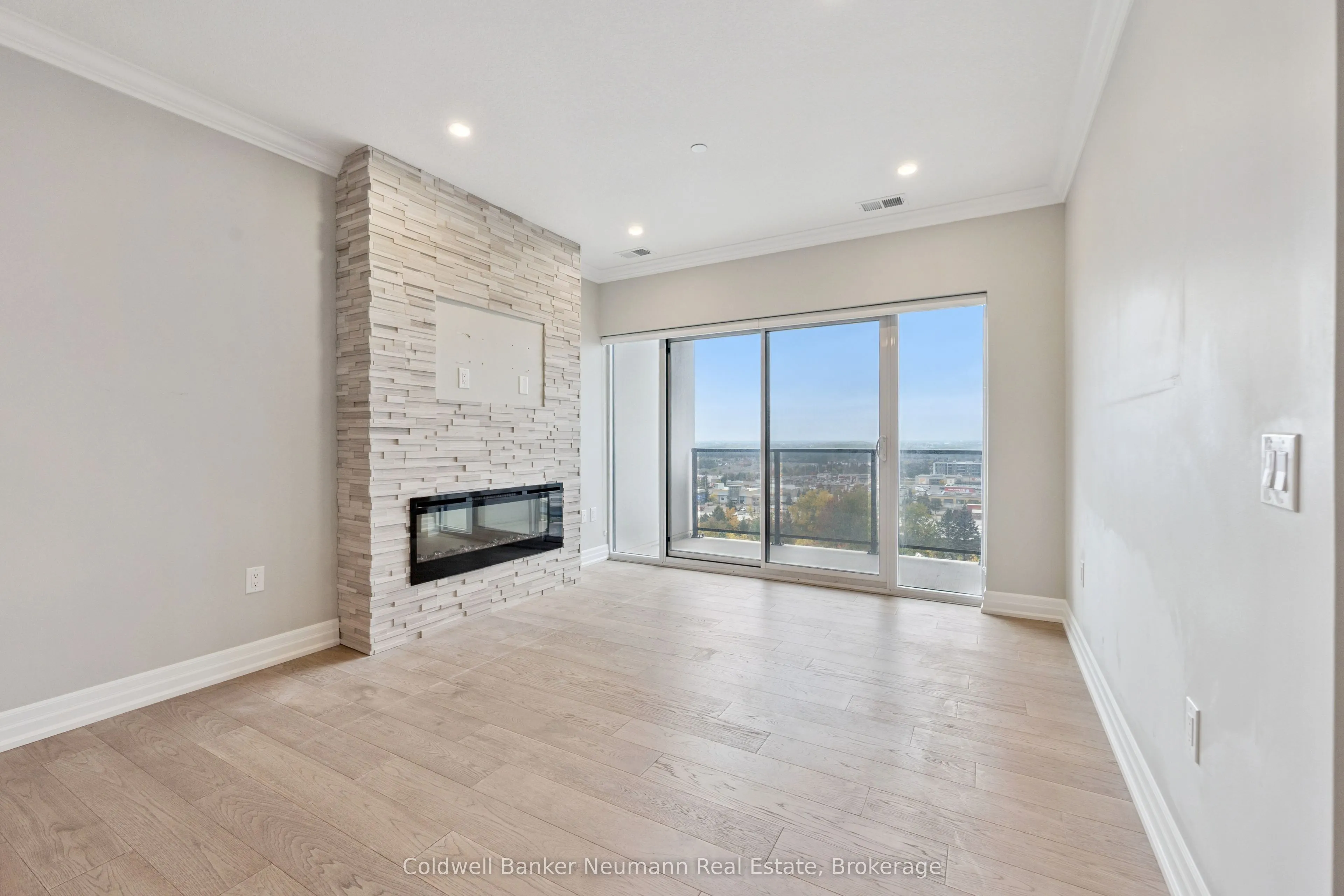 1880 Gordon Street #908