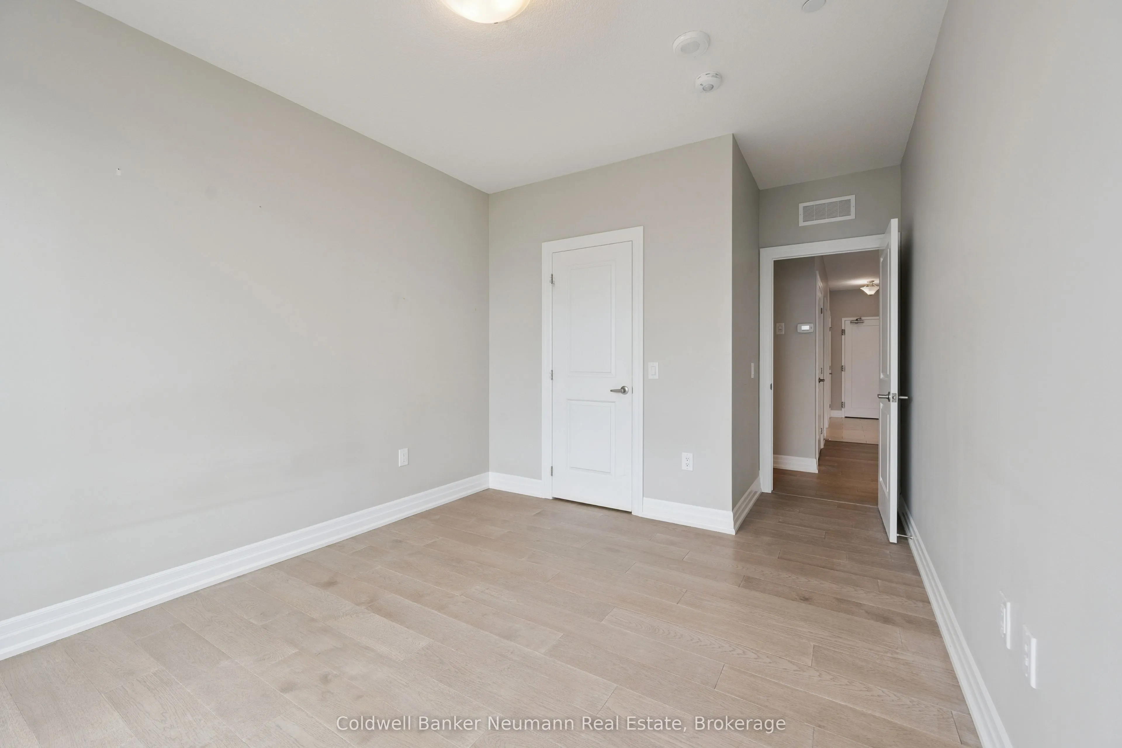 1880 Gordon Street #908
