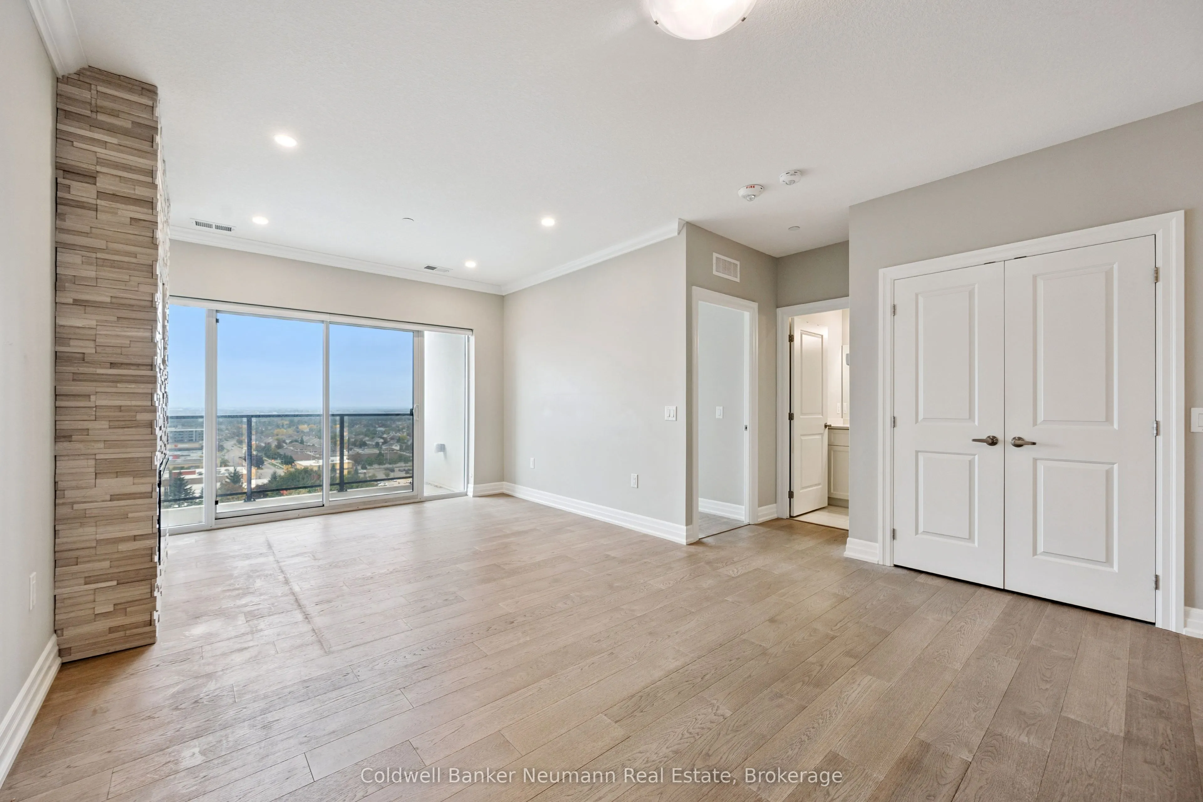 1880 Gordon Street #908