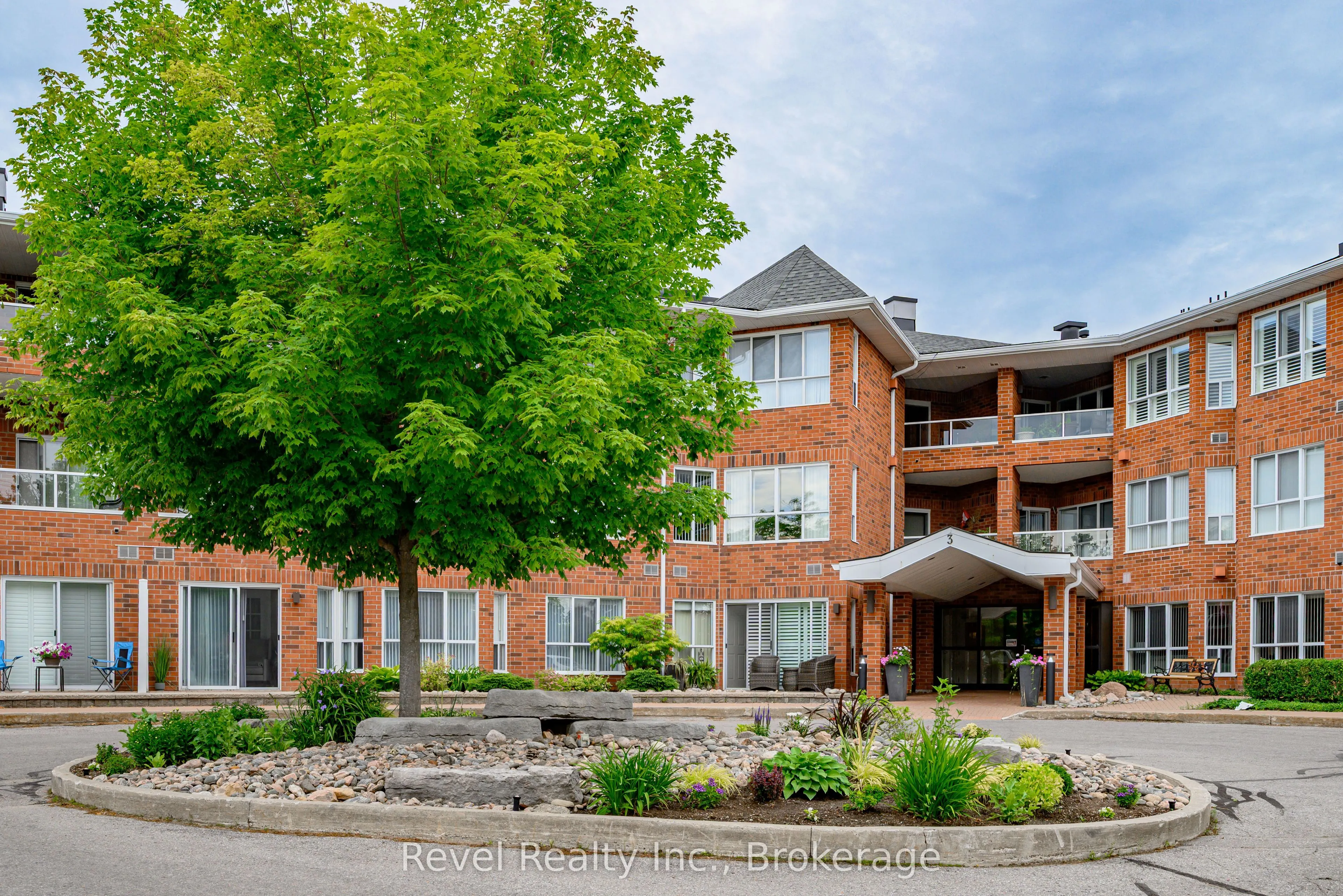 3 Heritage Way #302