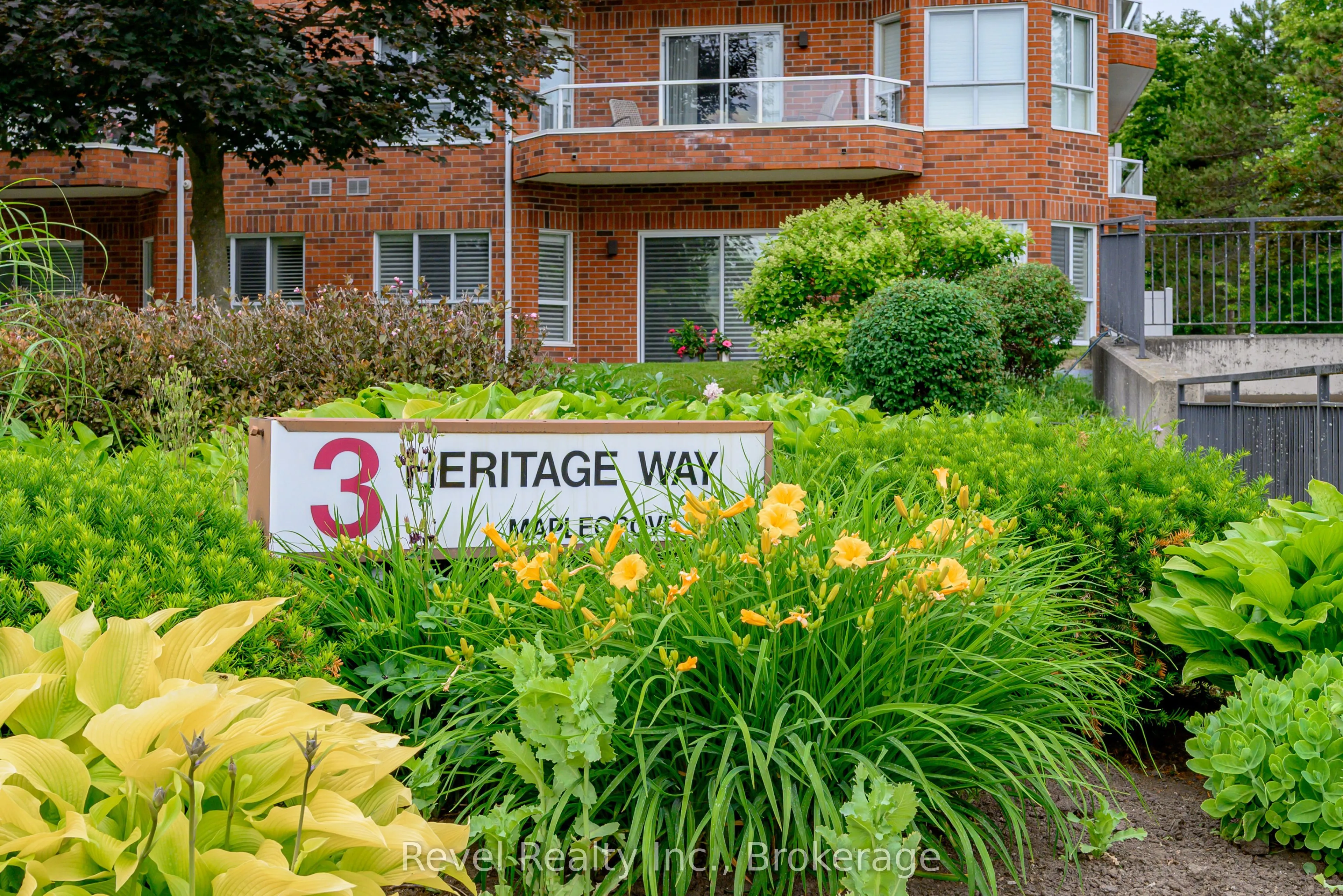 3 Heritage Way #302