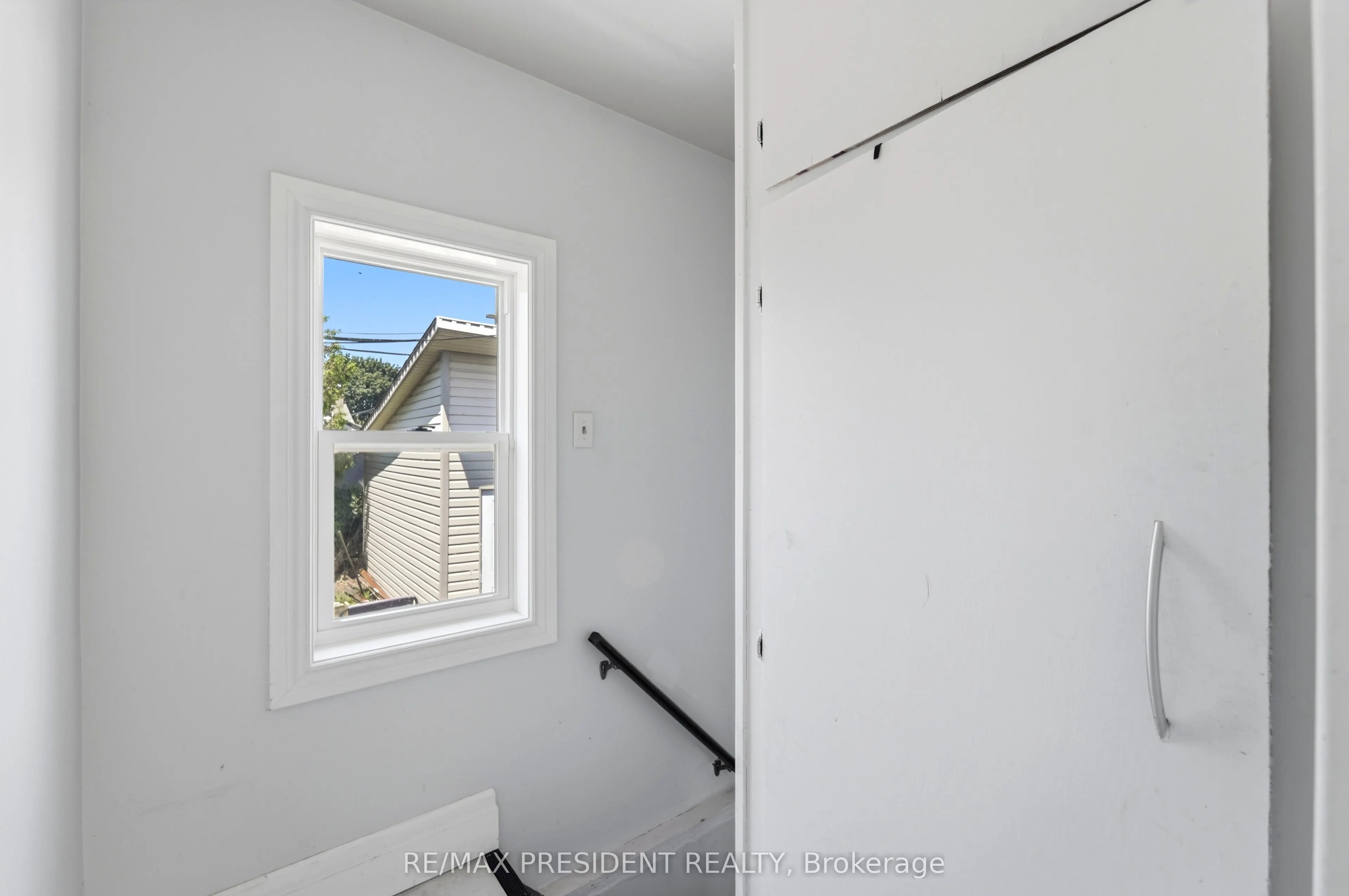 43 Adair Avenue N