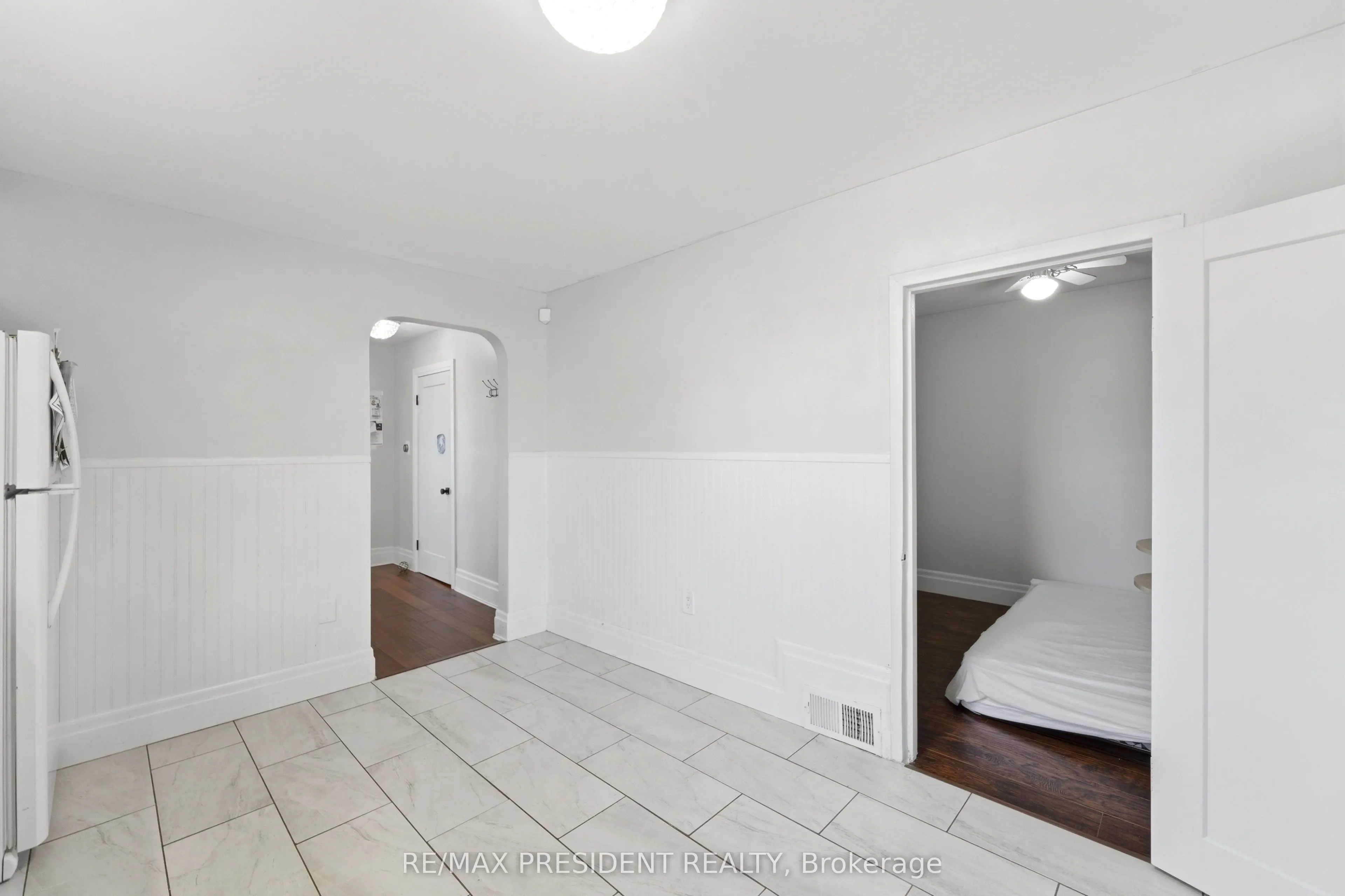 43 Adair Avenue N