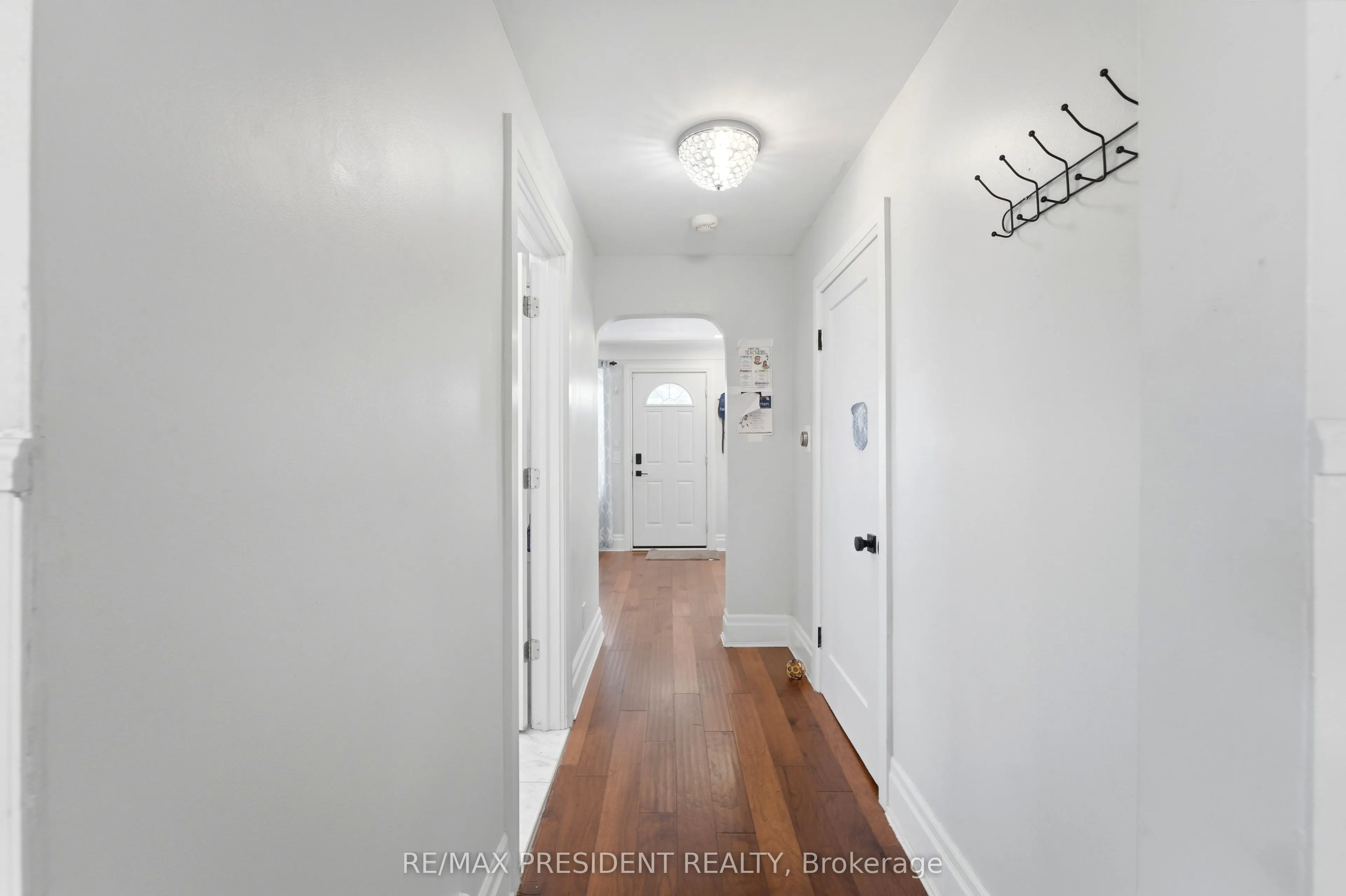 43 Adair Avenue N