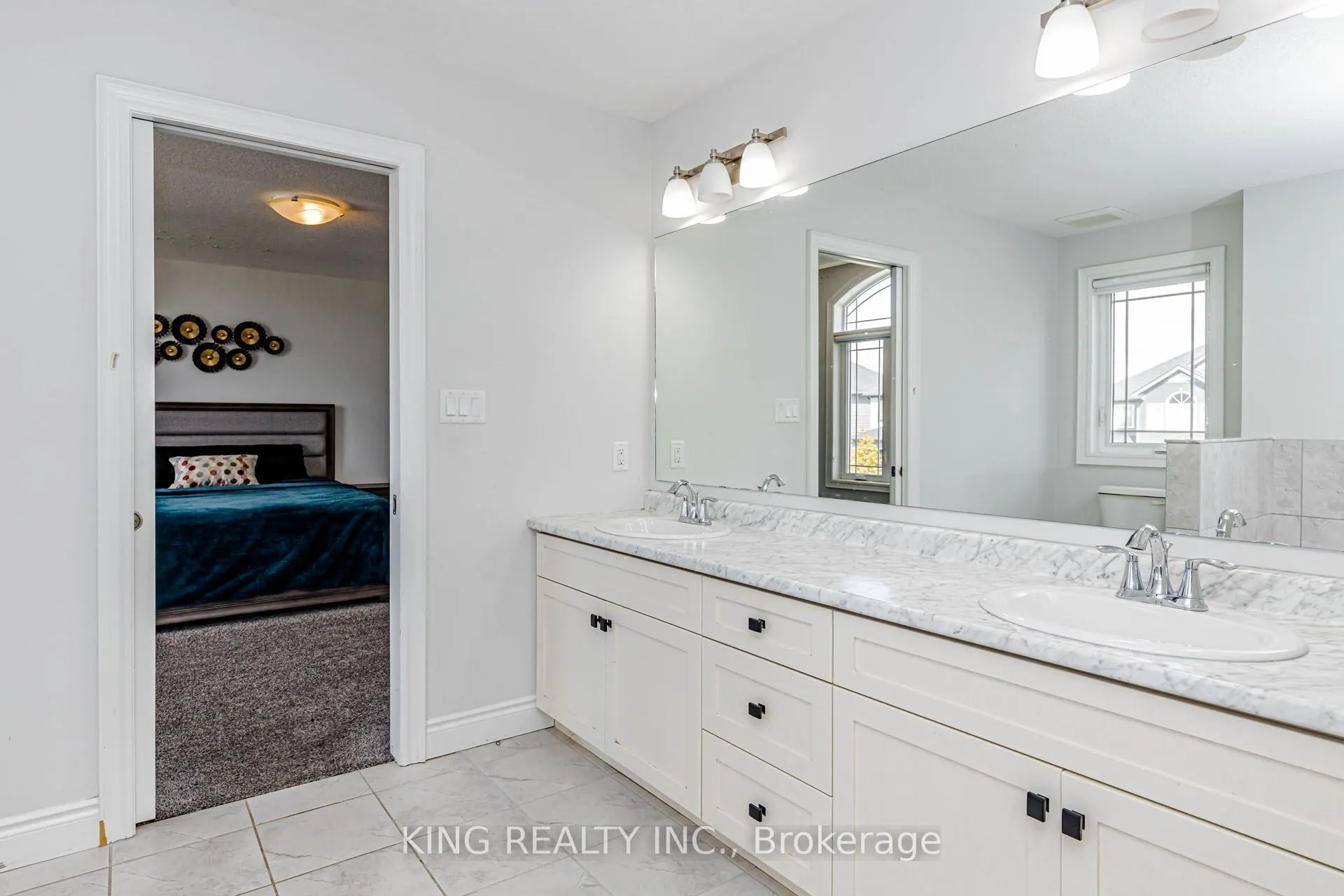 2494 Leeds Crossing