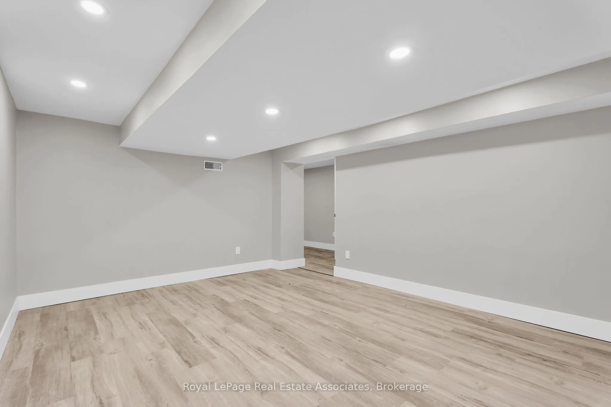 526 King Street E