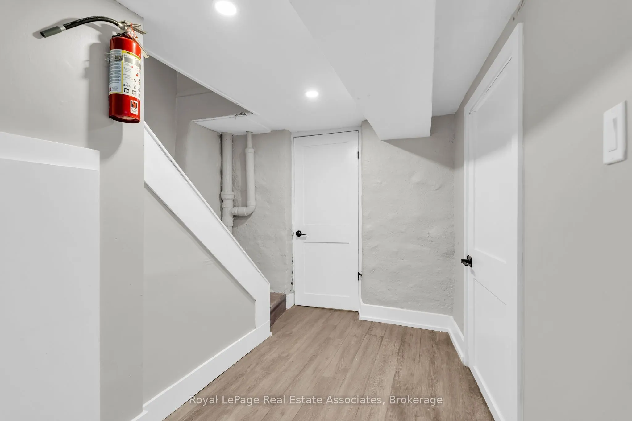 526 King Street E