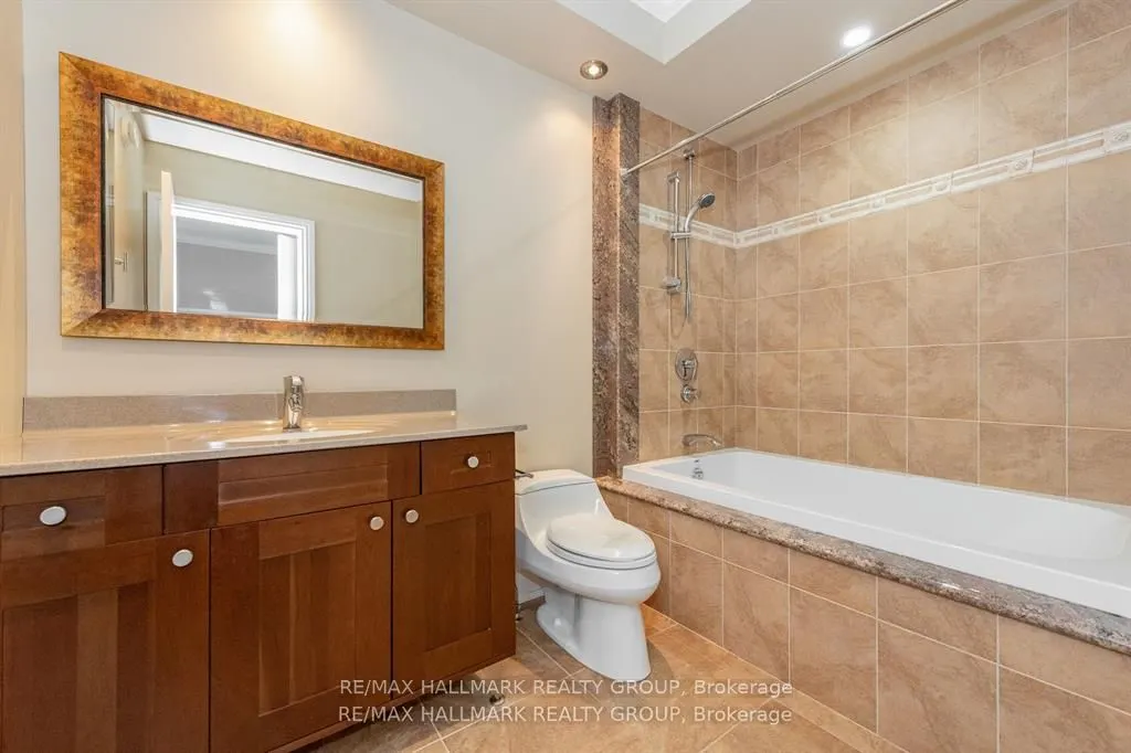 5800 Queenscourt Crescent