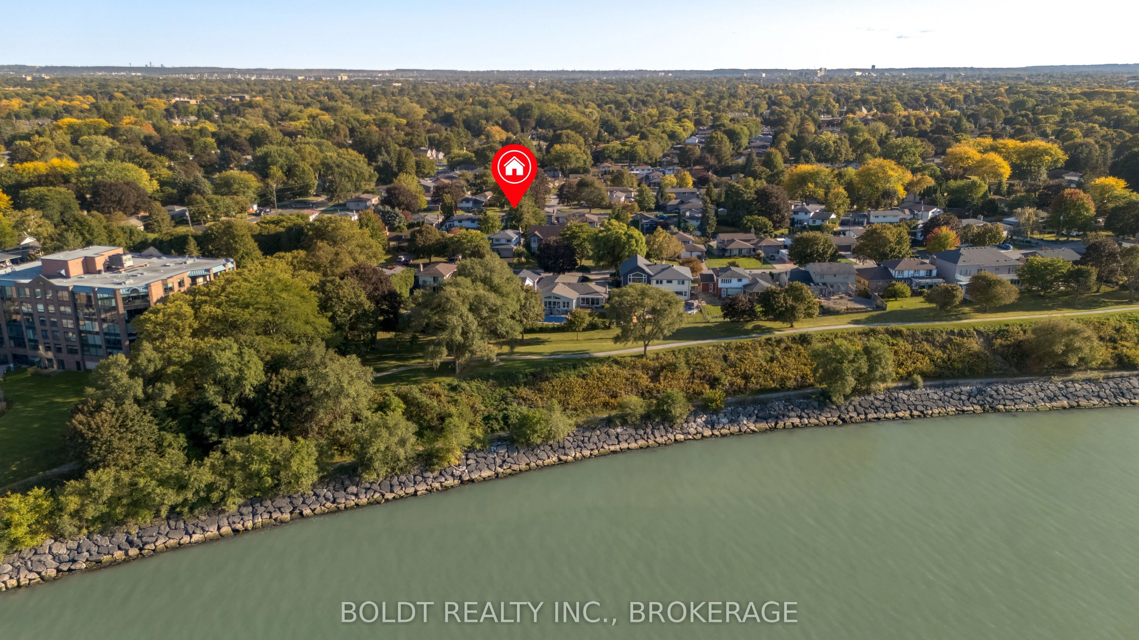 12 Bayshore Crescent