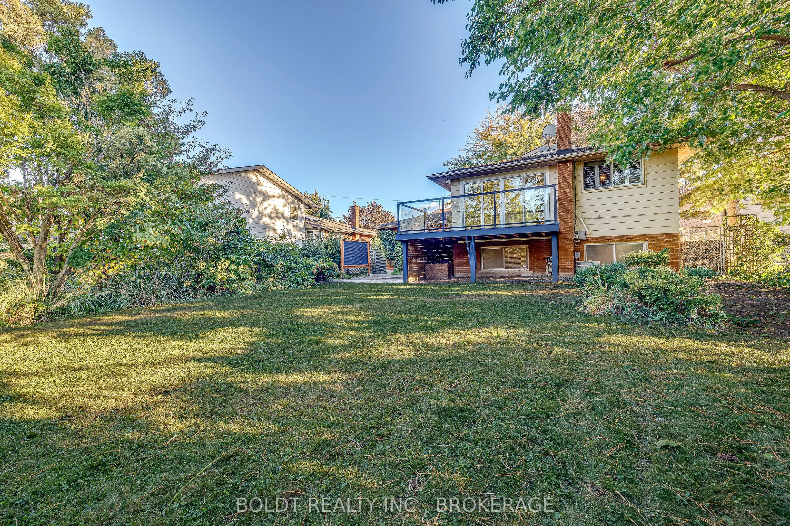 12 Bayshore Crescent