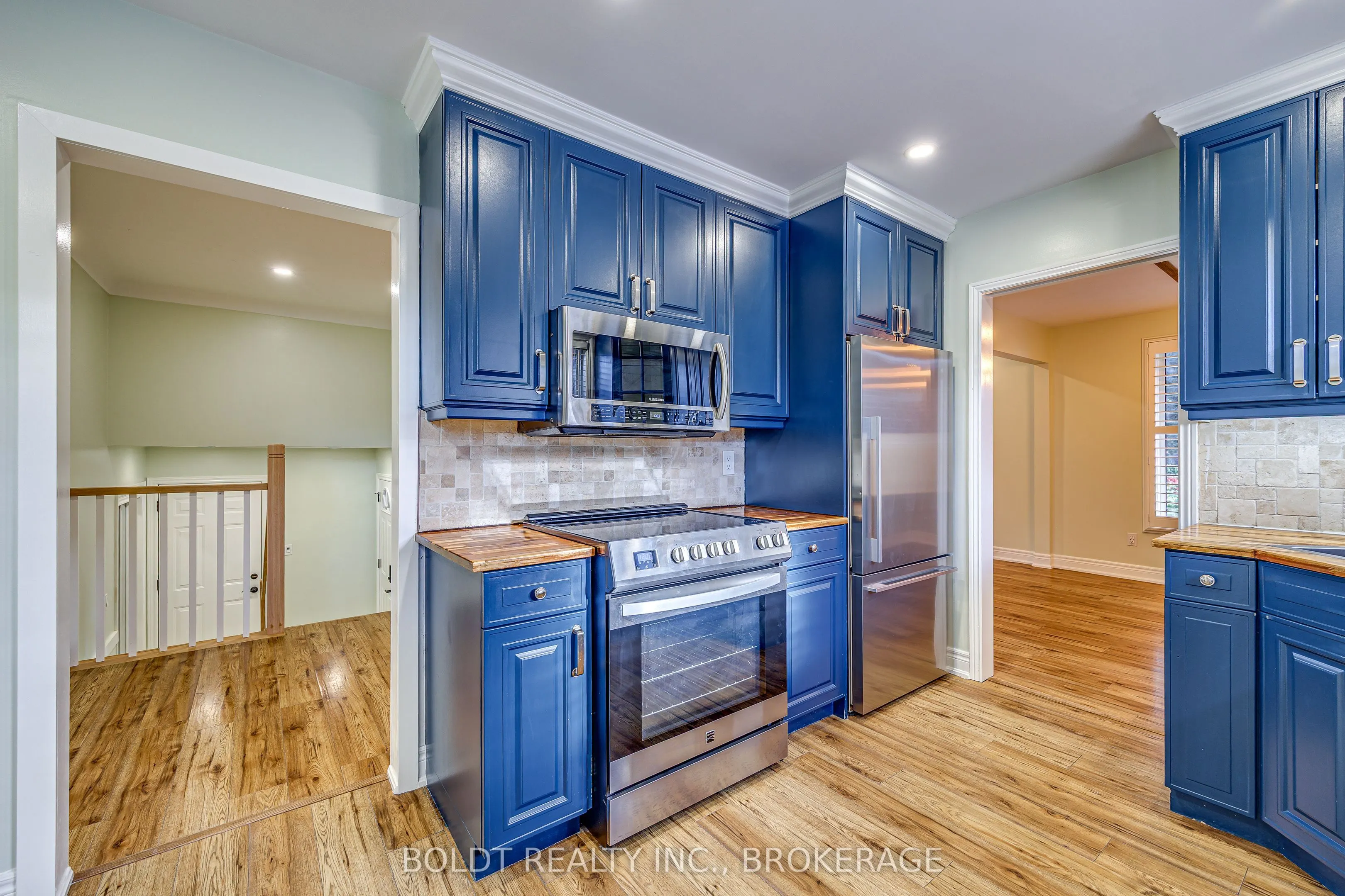12 Bayshore Crescent