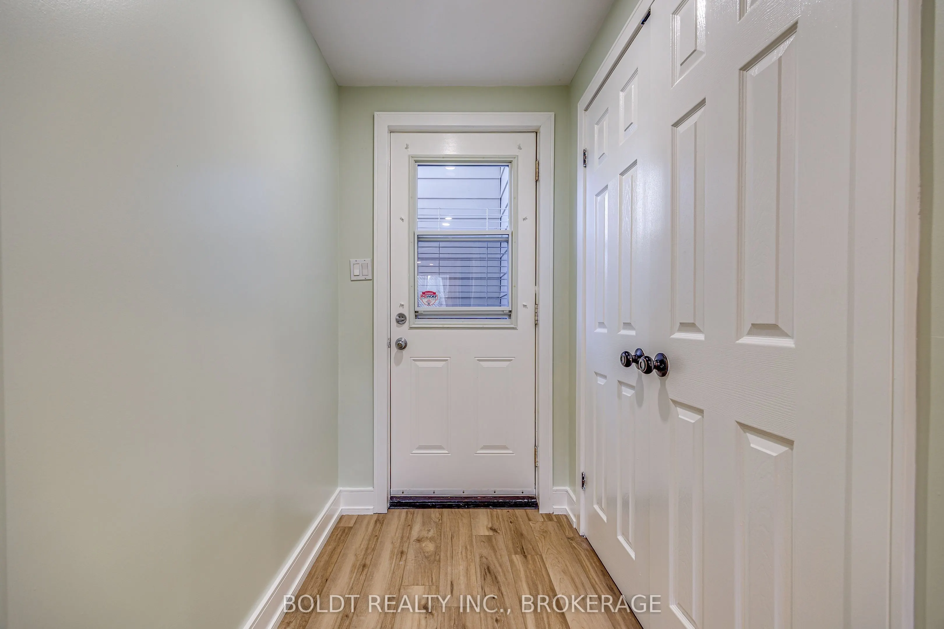 12 Bayshore Crescent