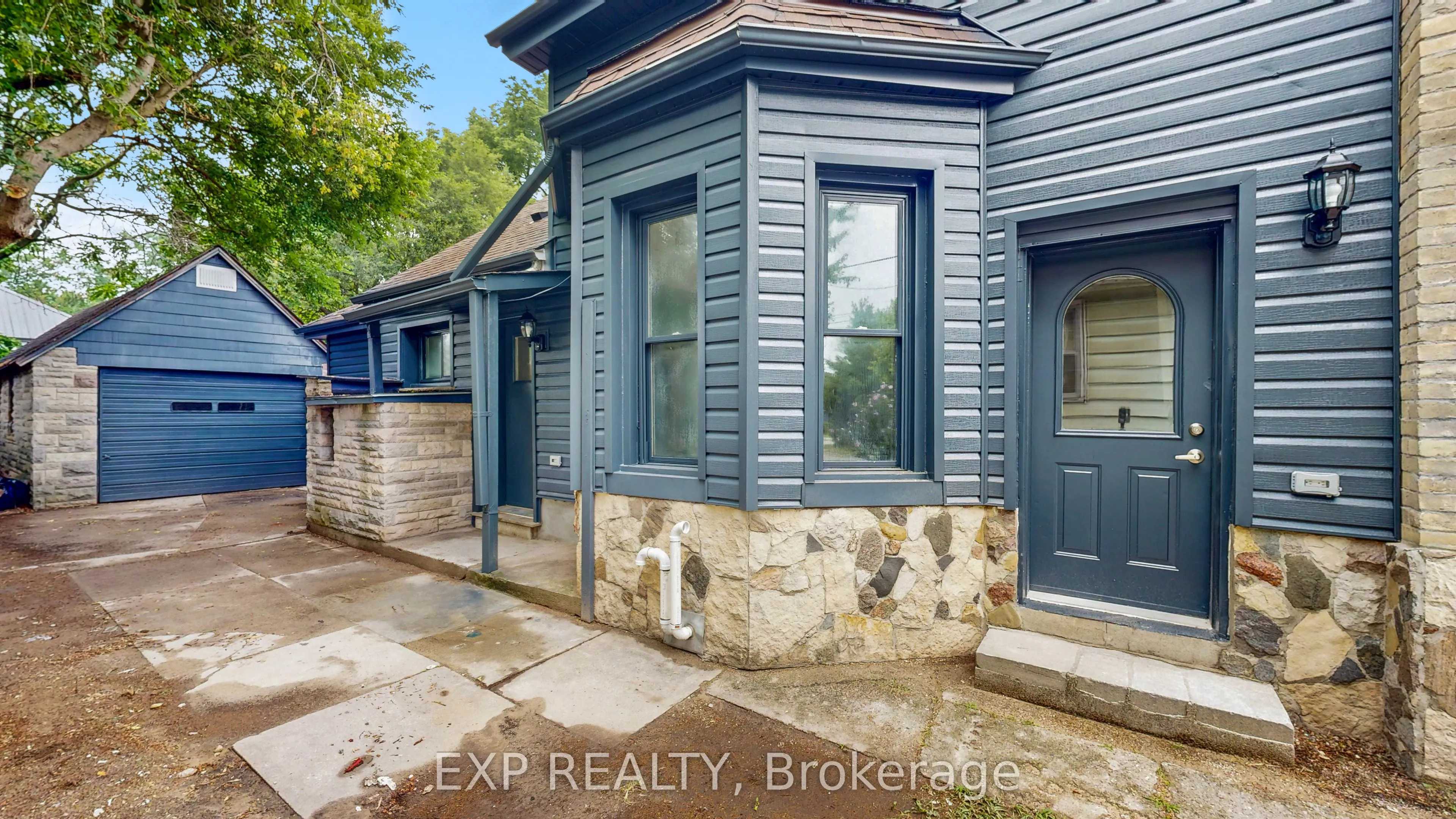 686 Elias Street