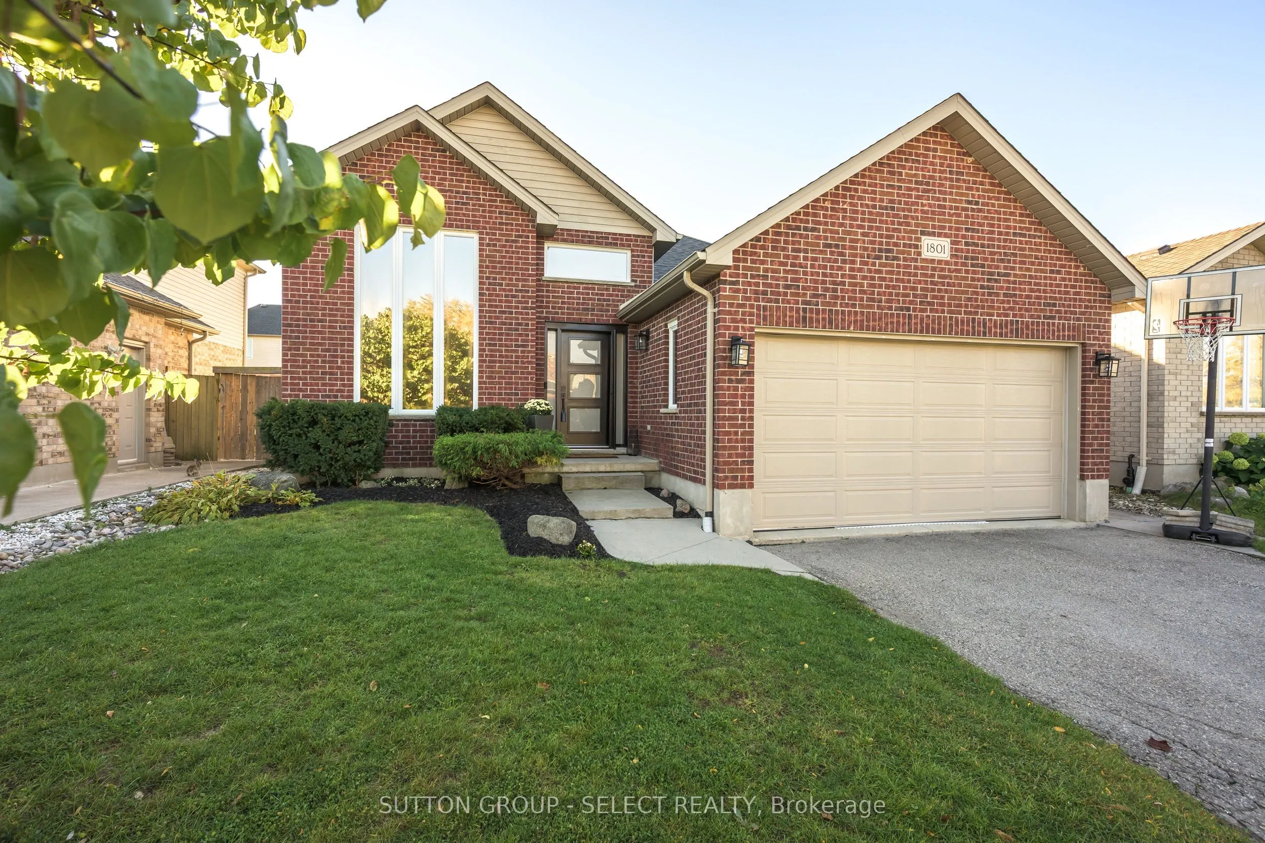 1801 Seymour Crescent