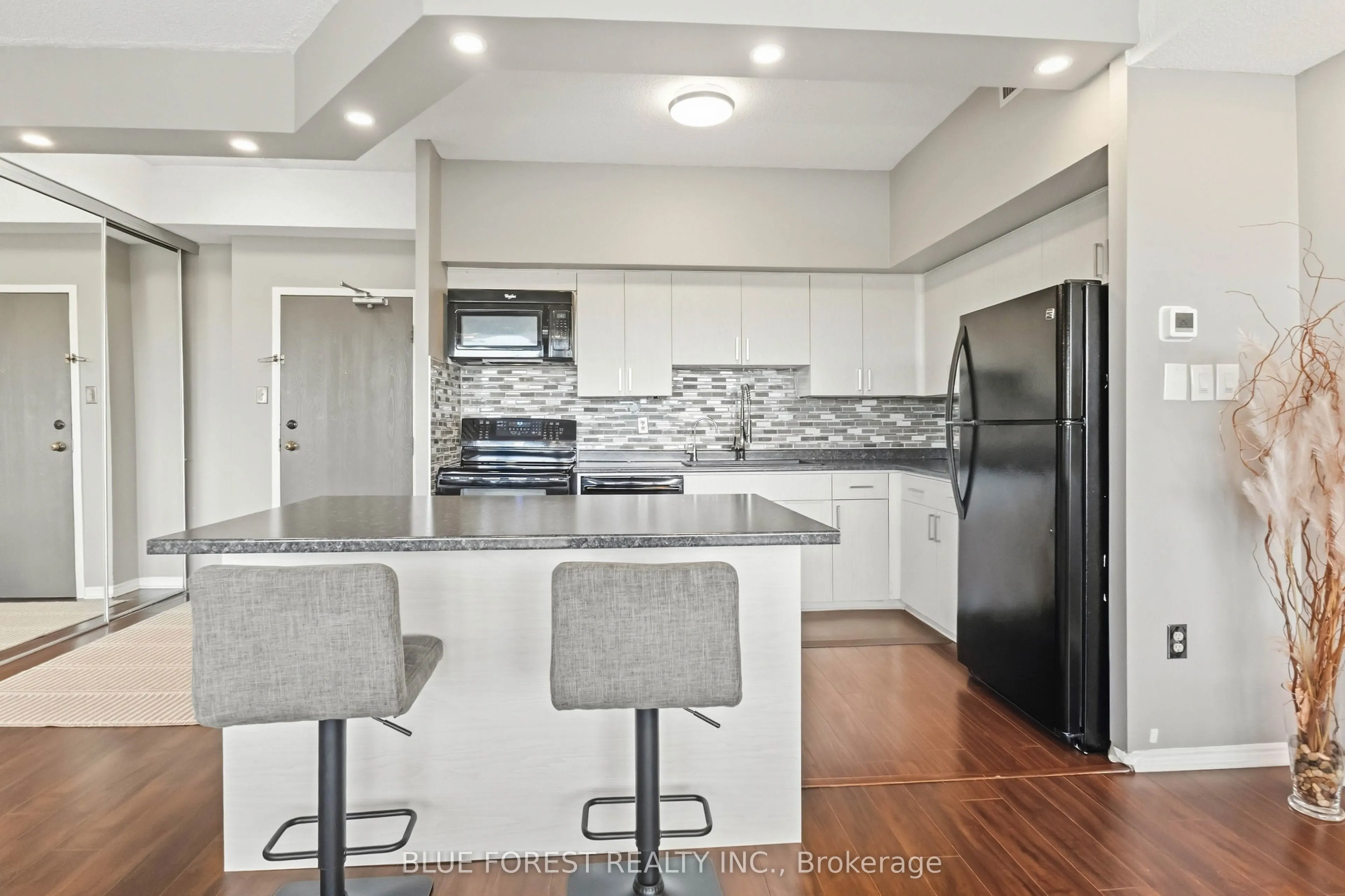 521 Riverside Drive #715