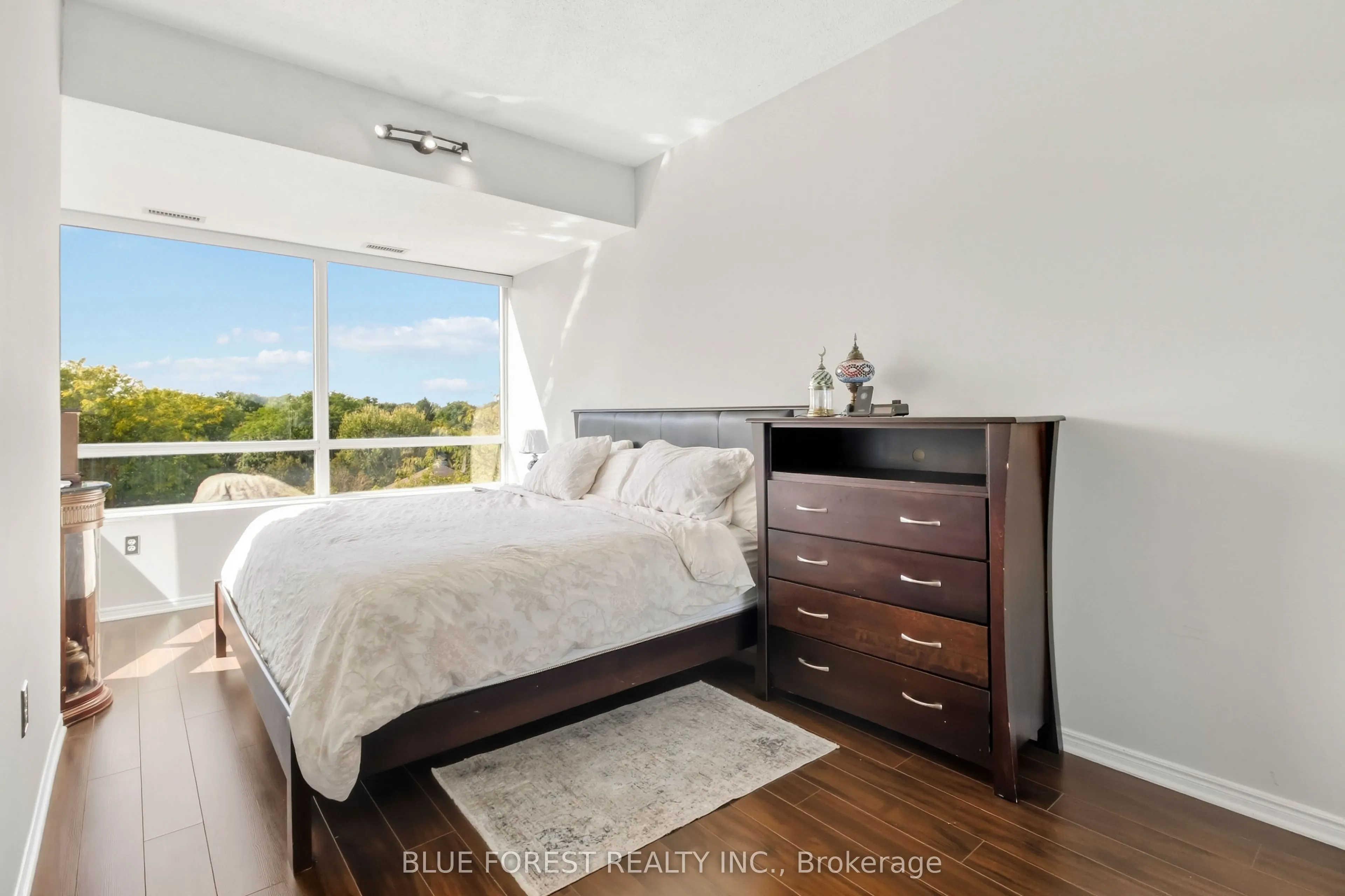 521 Riverside Drive #715