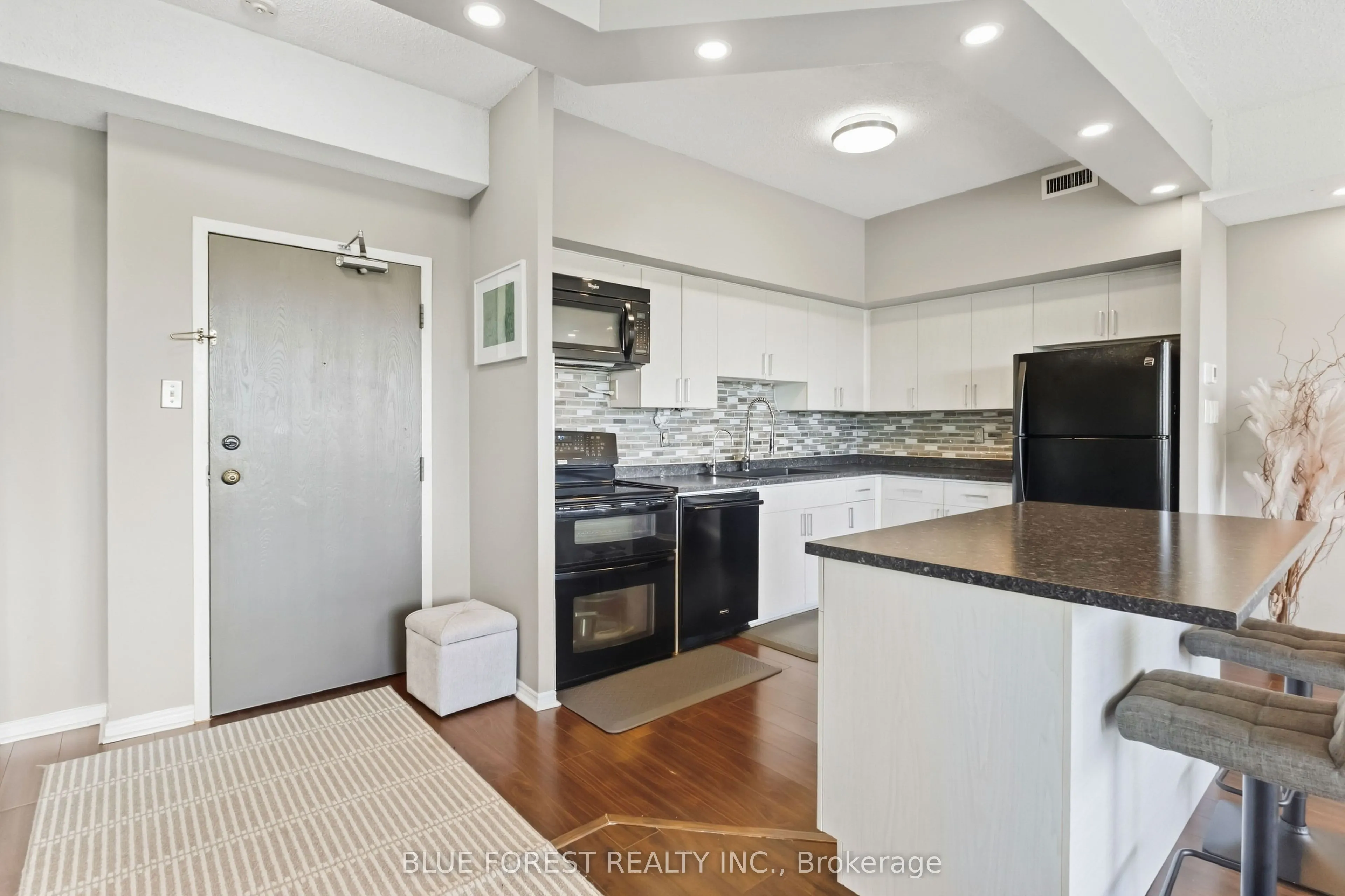521 Riverside Drive #715
