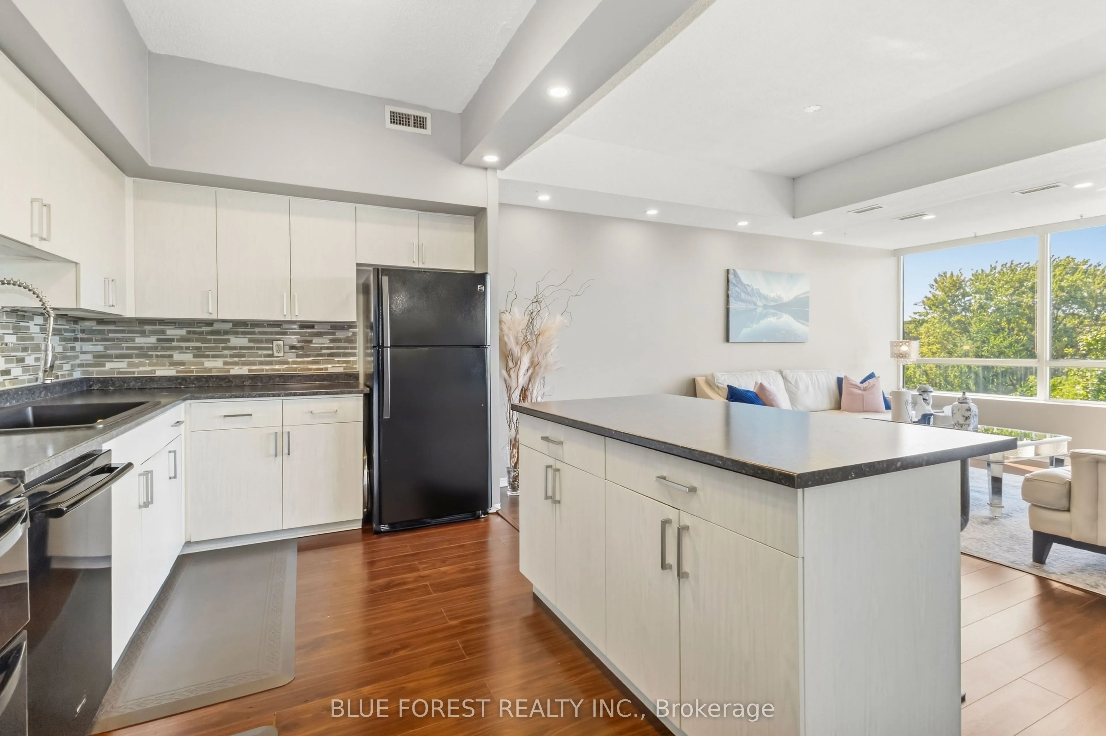 521 Riverside Drive #715
