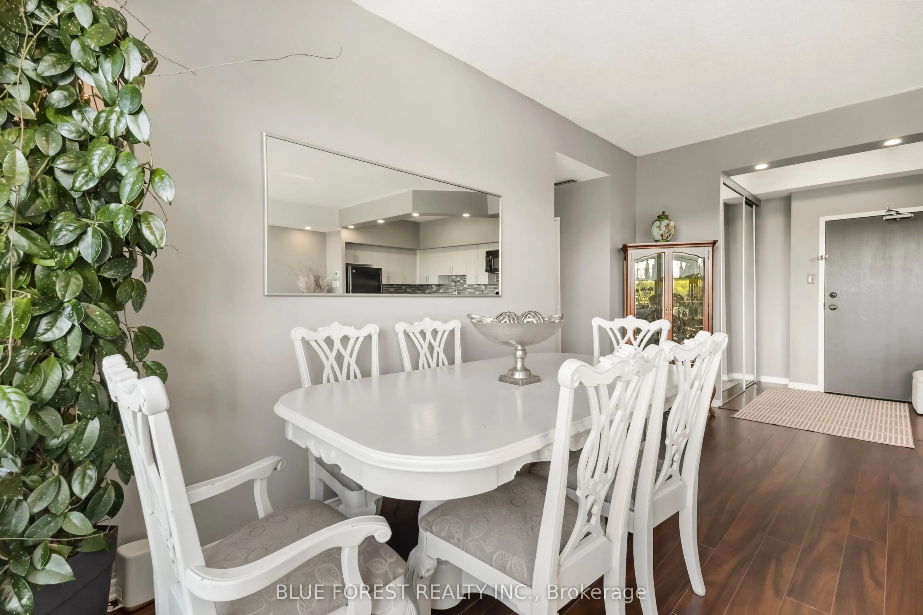 521 Riverside Drive #715