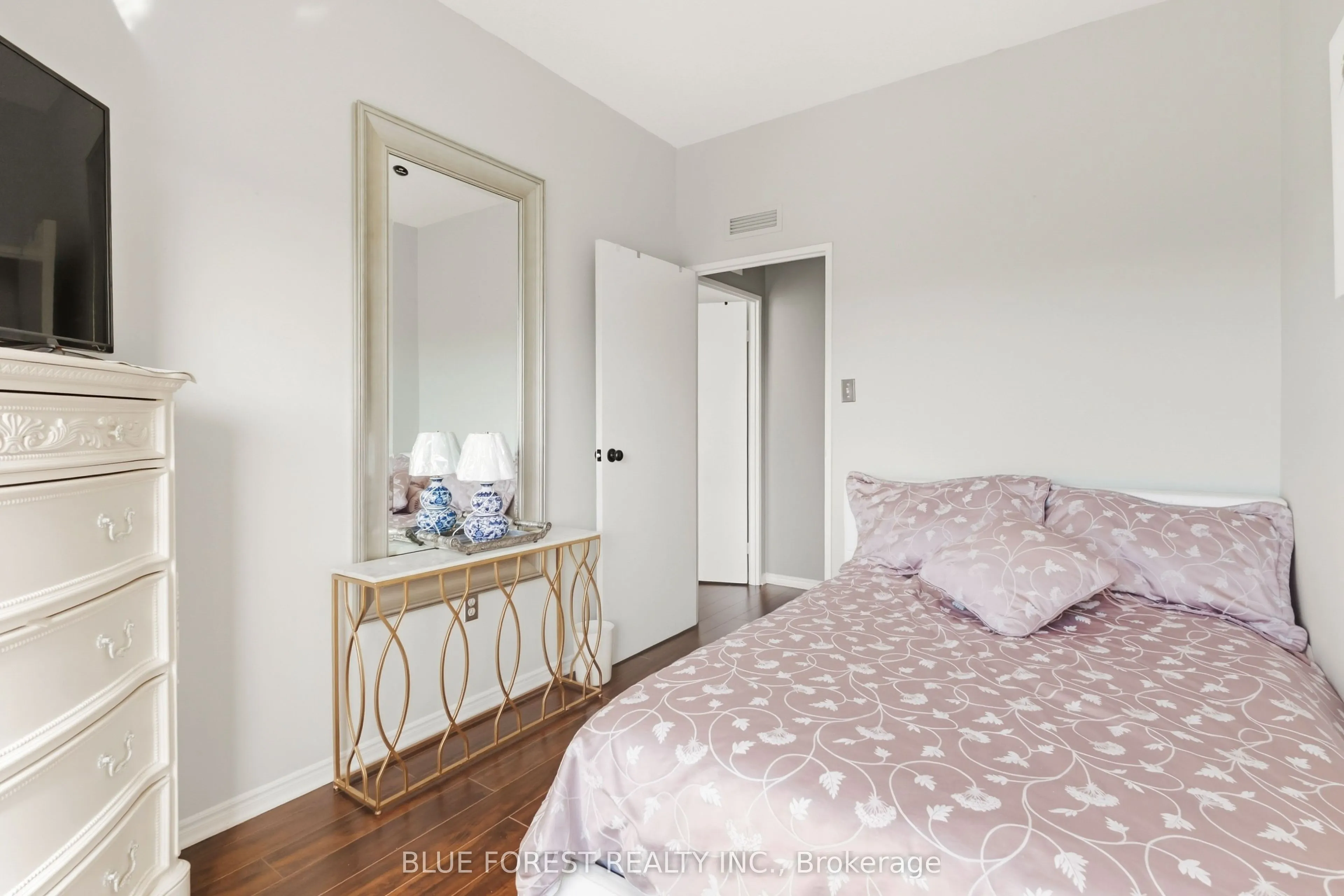521 Riverside Drive #715