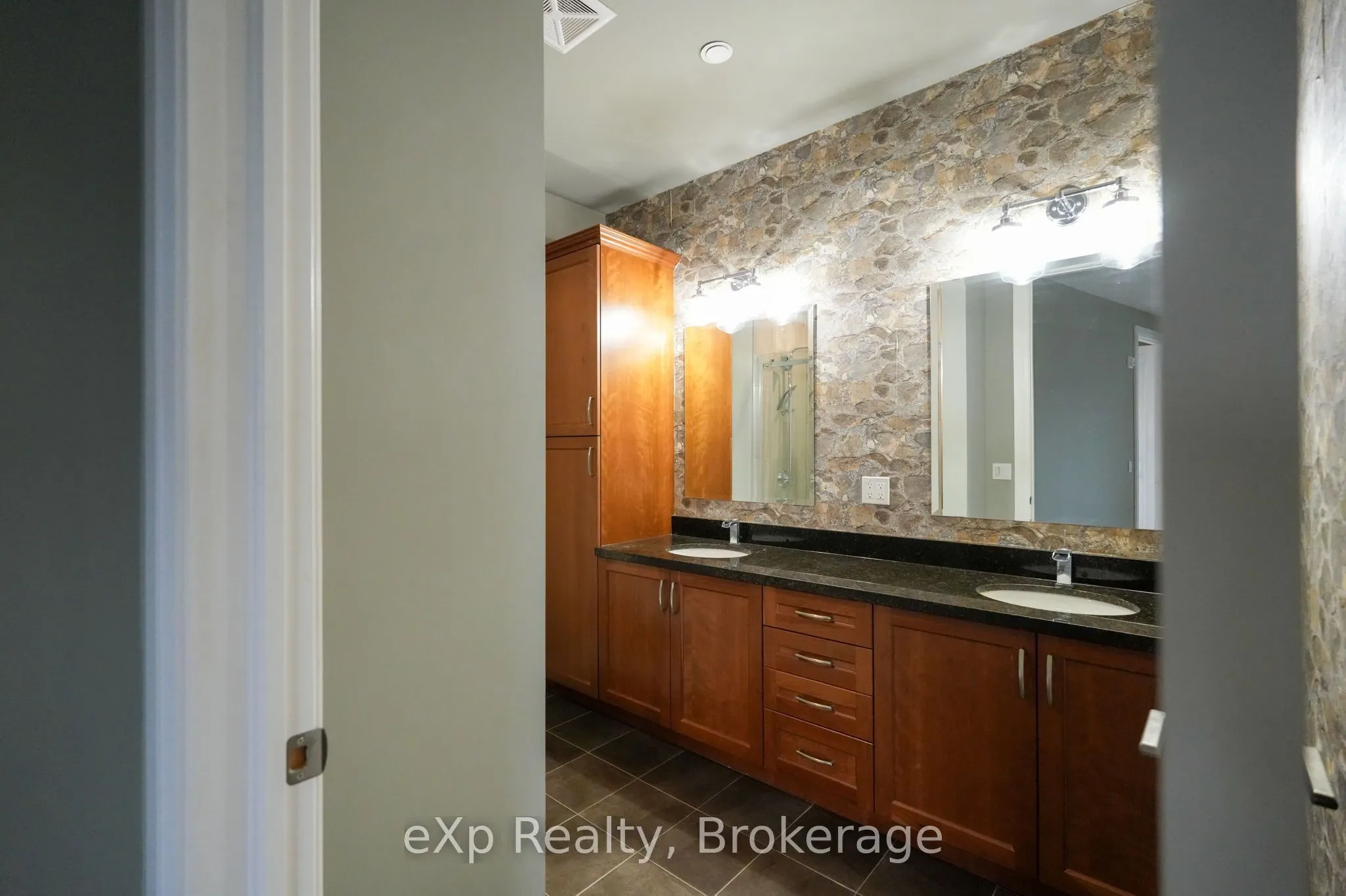 80 9th Street E #203