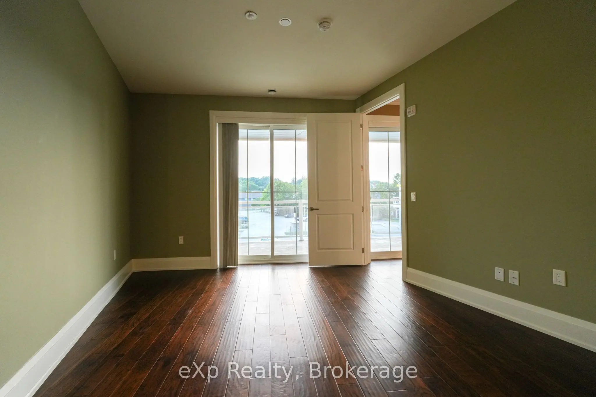 80 9th Street E #203