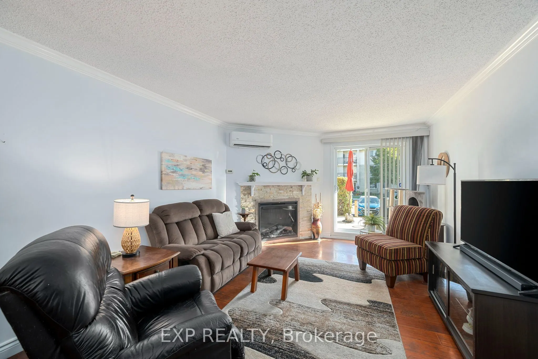 735 Deveron Crescent #112