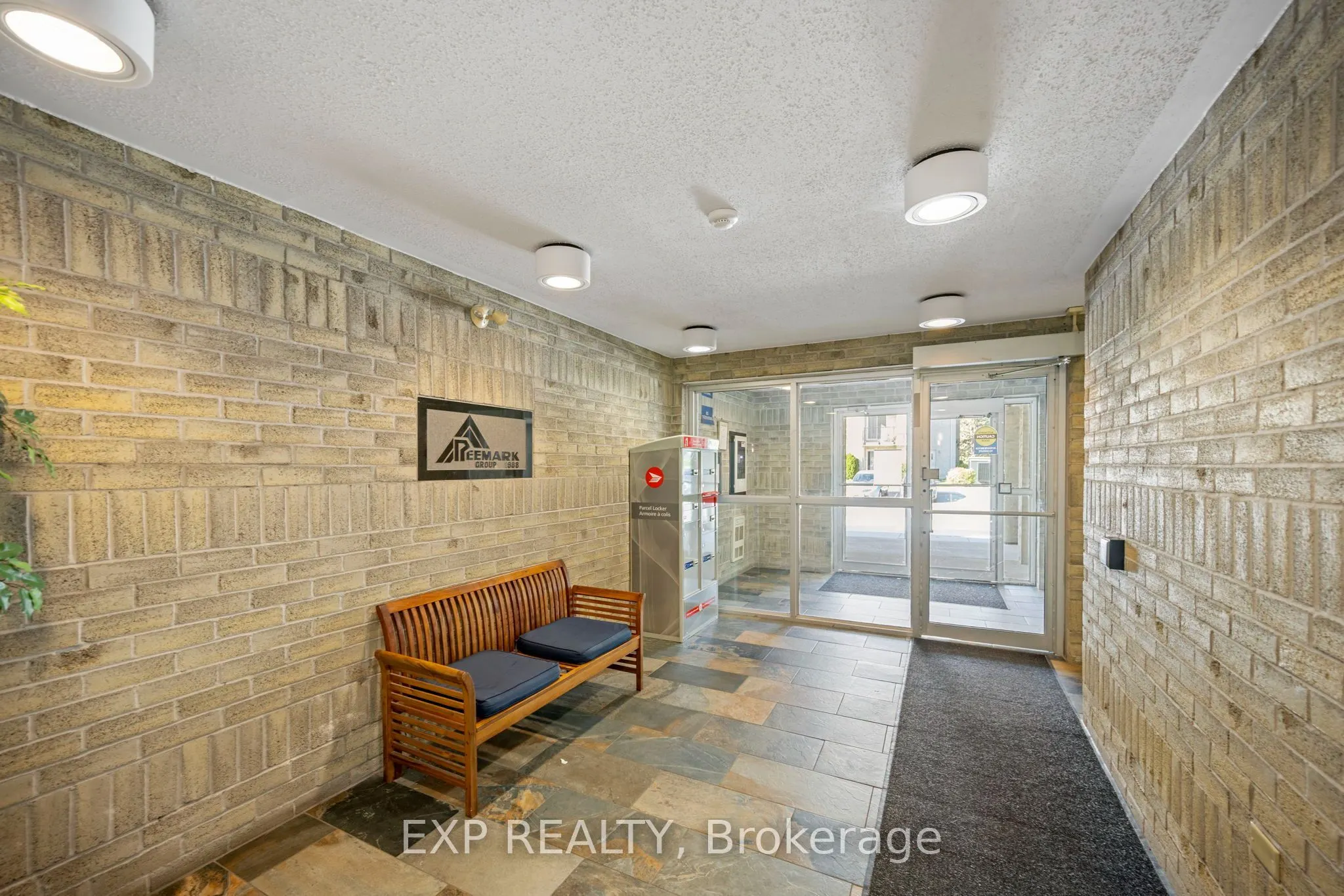 735 Deveron Crescent #112