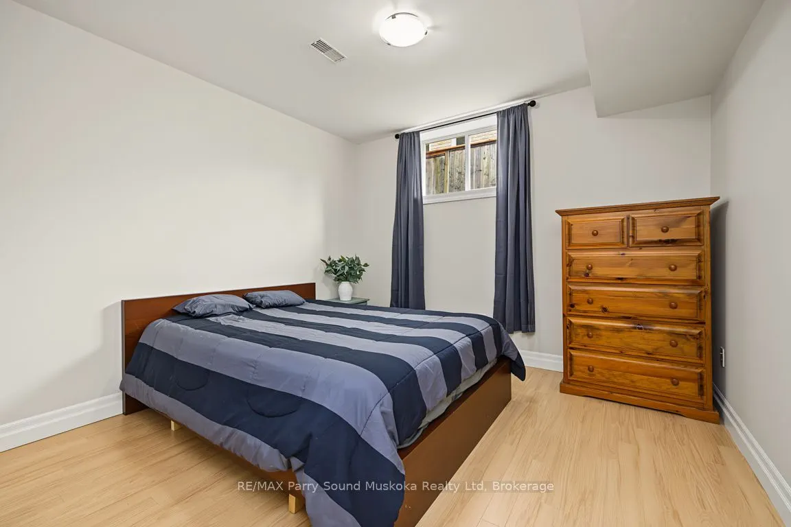 8 ANSLEY Street