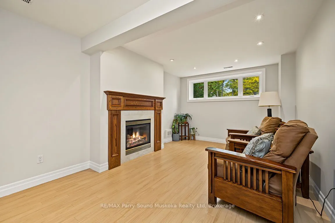 8 ANSLEY Street