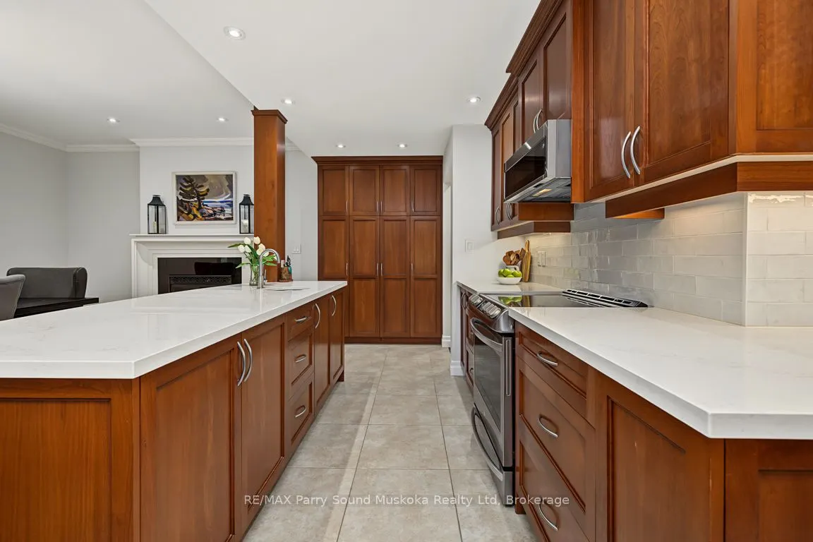 8 ANSLEY Street