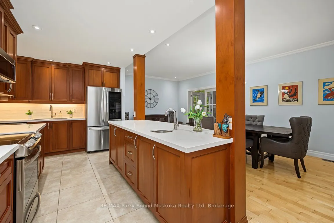 8 ANSLEY Street