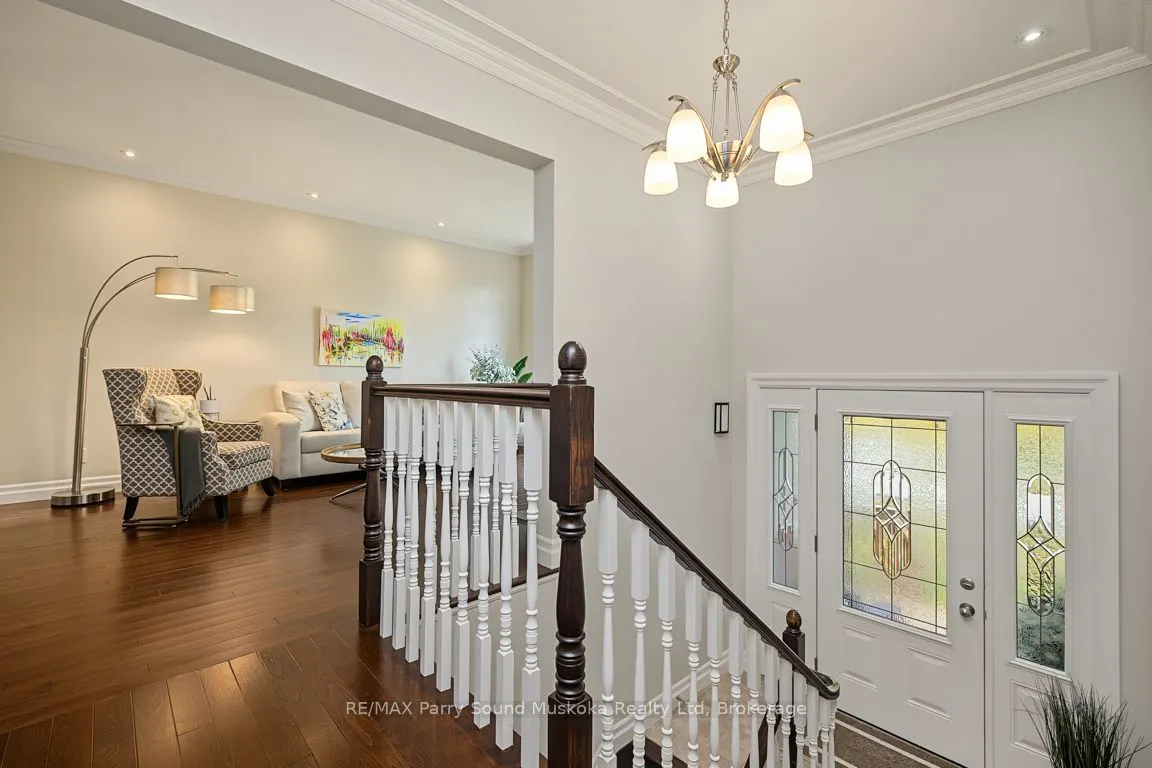 8 ANSLEY Street