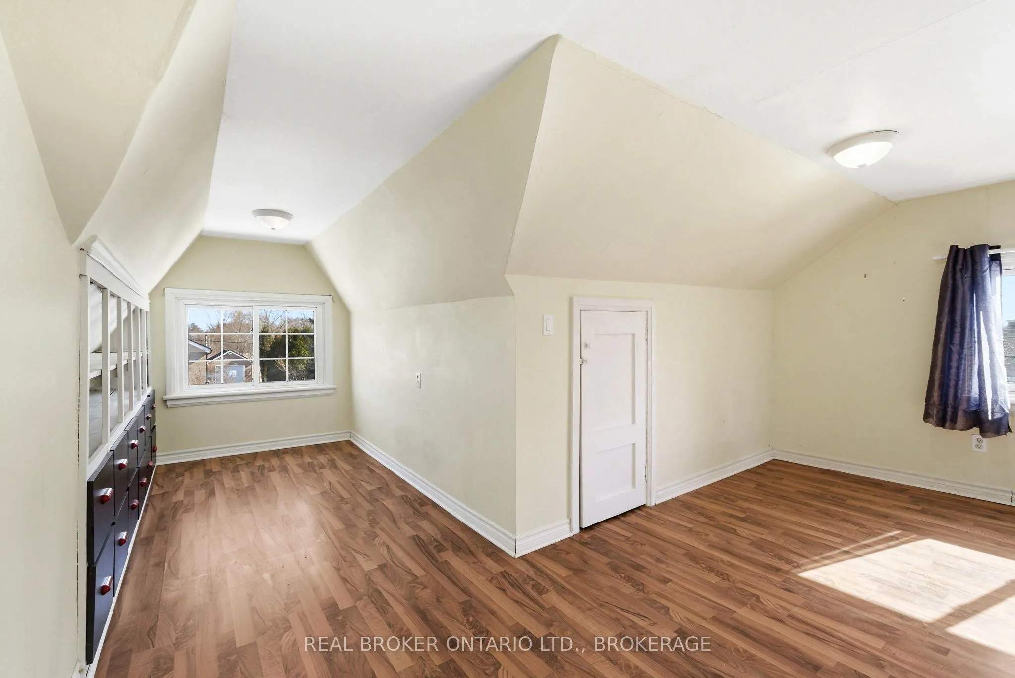 25 Dunbar Avenue