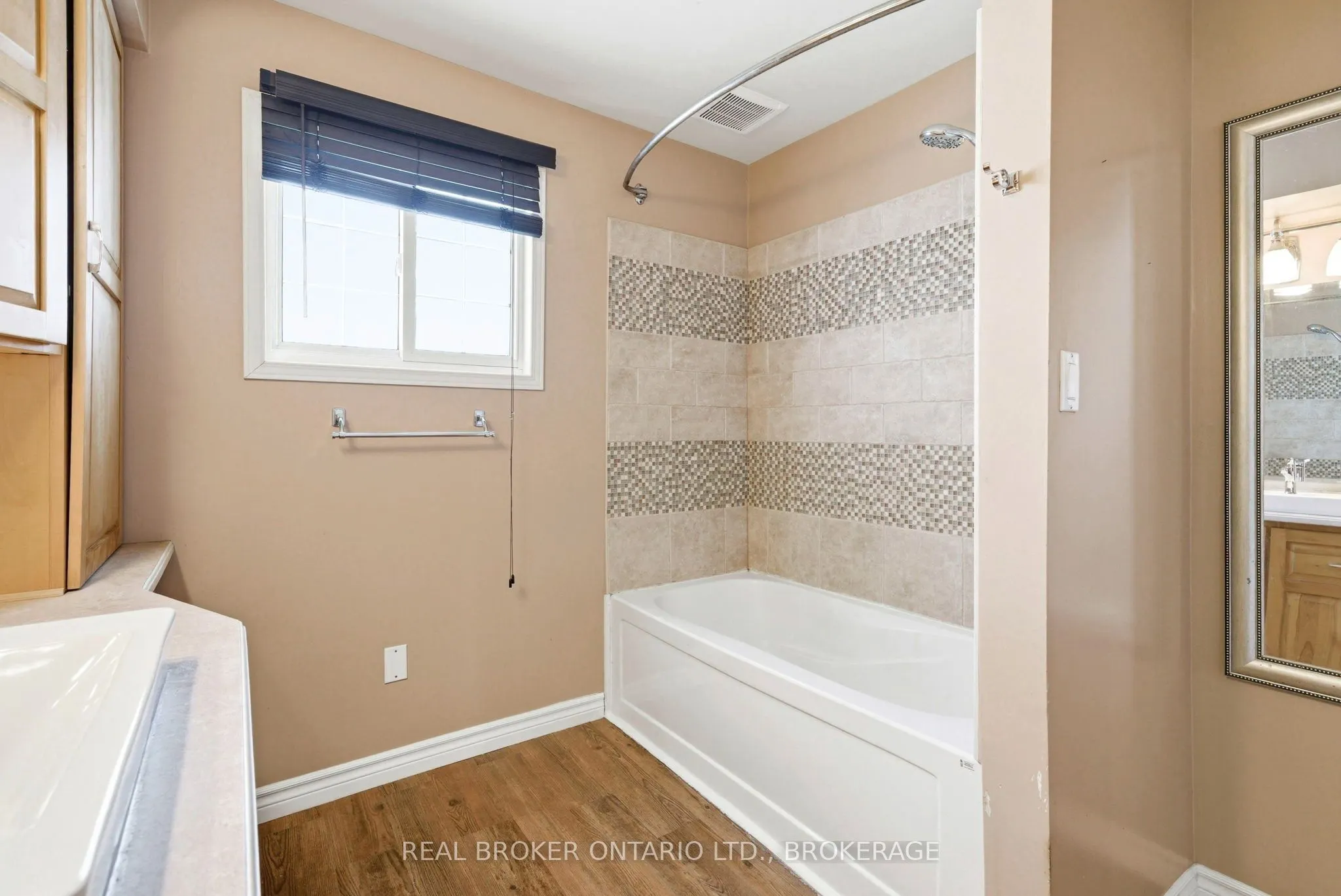 25 Dunbar Avenue